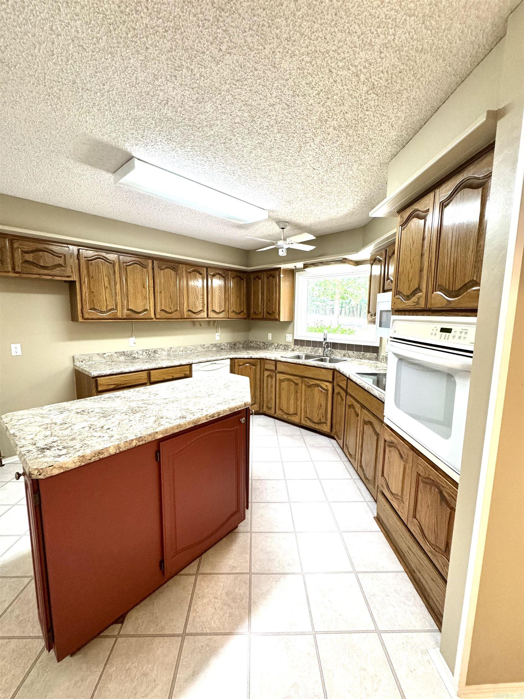 7 Camarzana  Hot Springs Village, AR