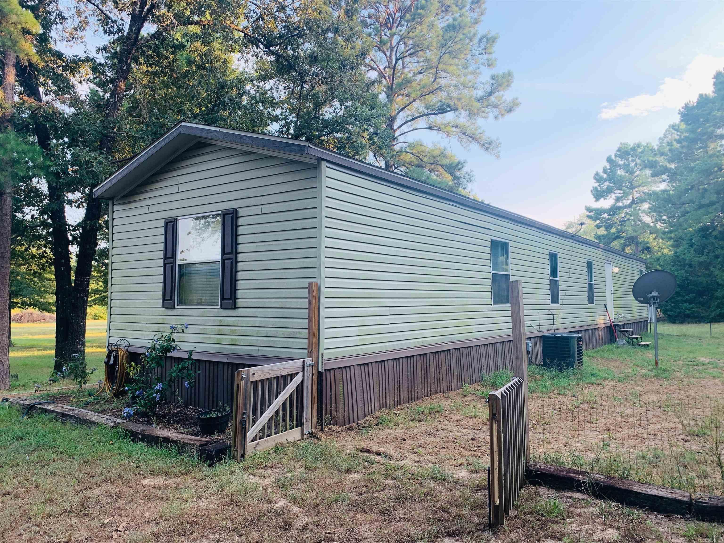 1773 County Road 4345  Bivins, TX