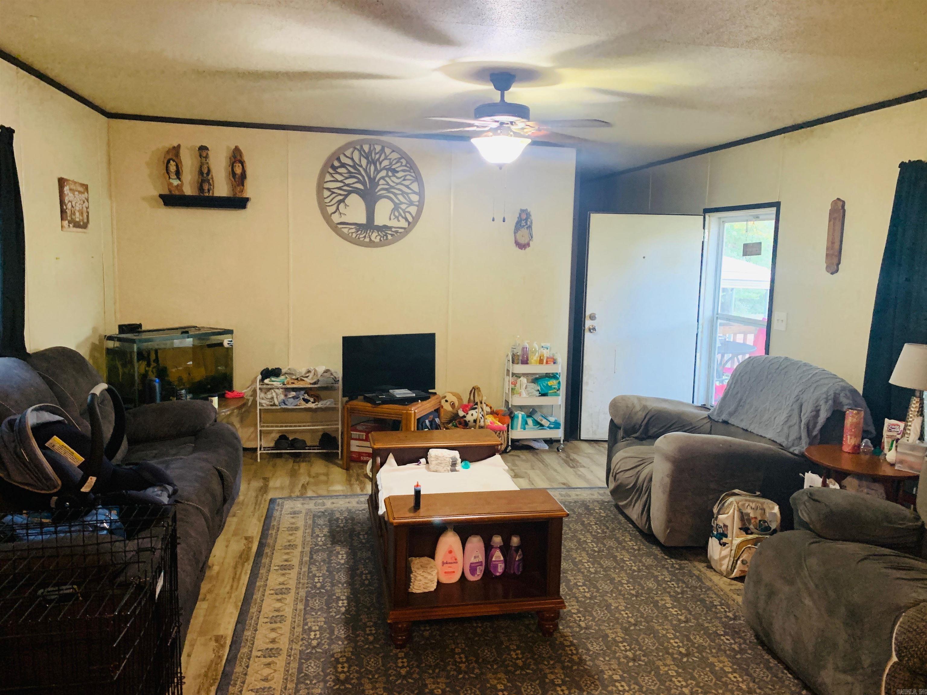 1773 County Road 4345  Bivins, TX