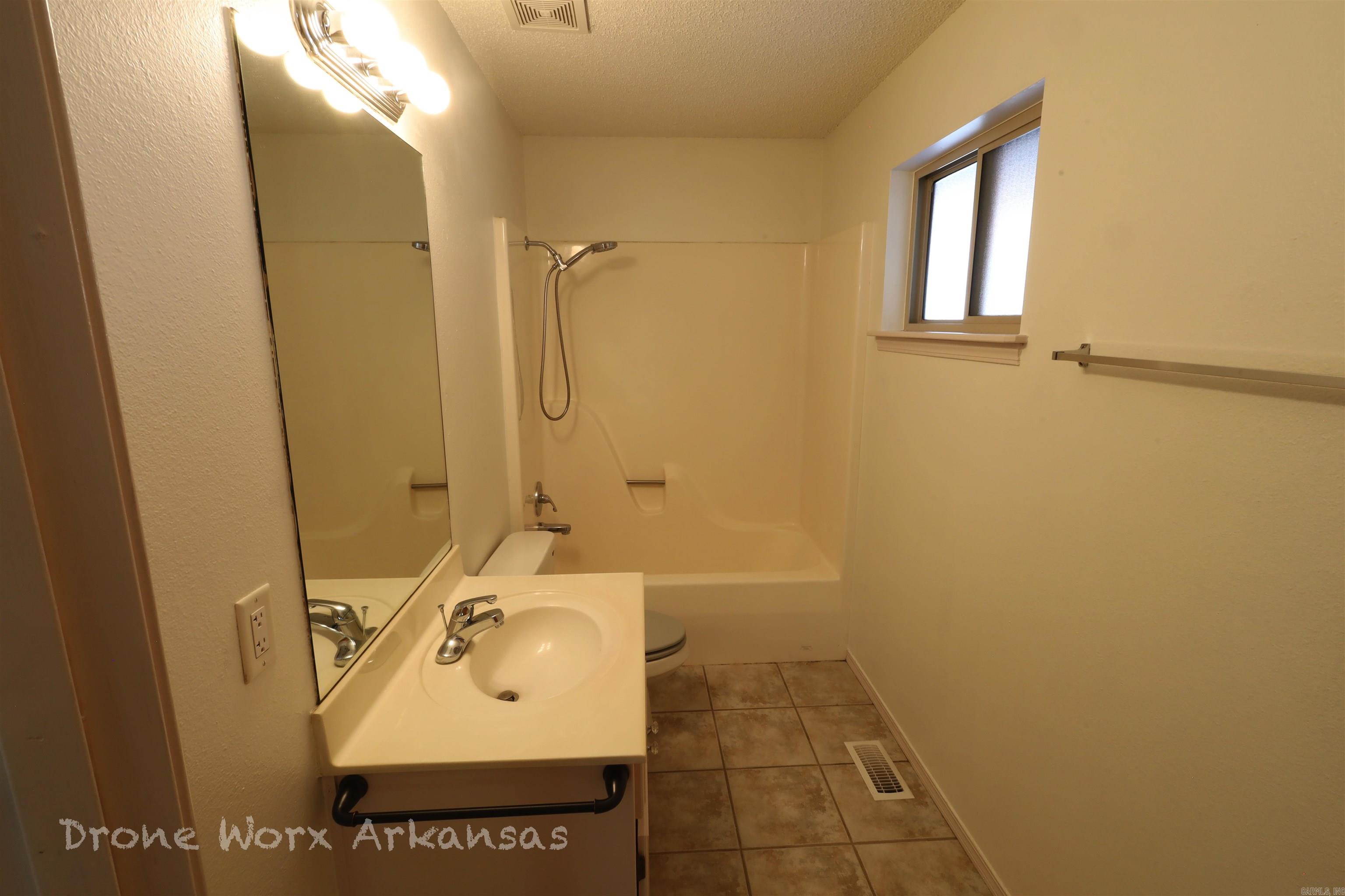 9 Piccadilly  Bella Vista, AR