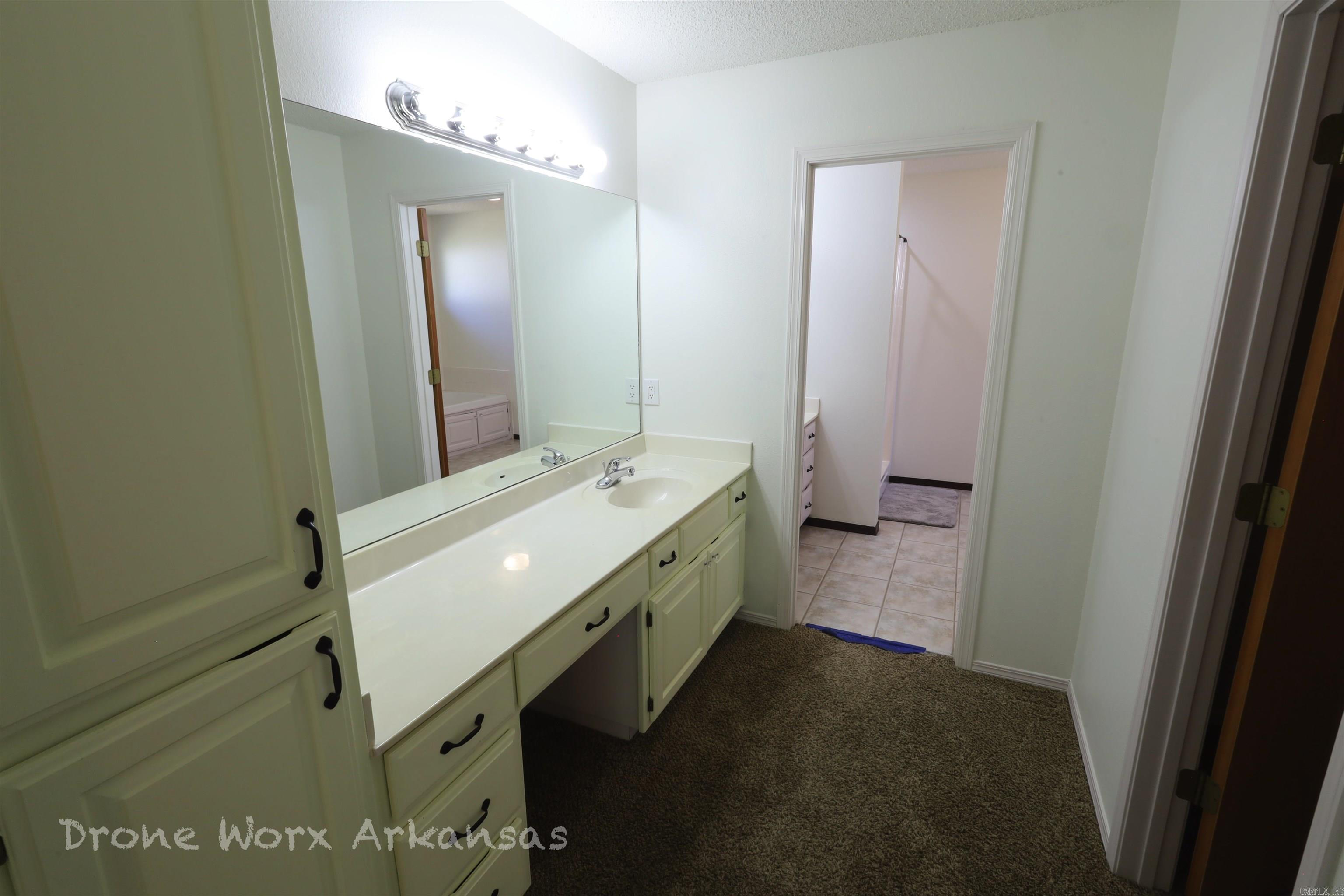 9 Piccadilly Lane Bella Vista, AR 72714