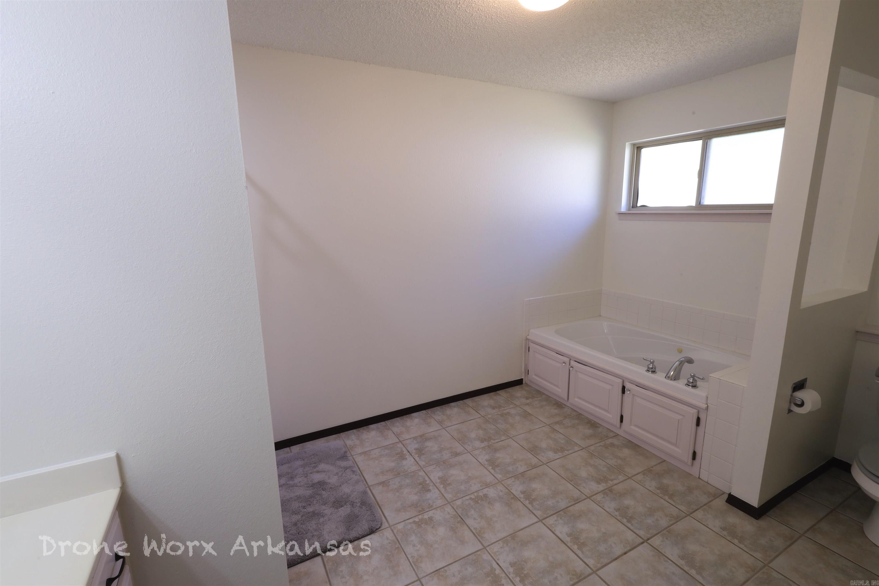 9 Piccadilly Lane Bella Vista, AR 72714