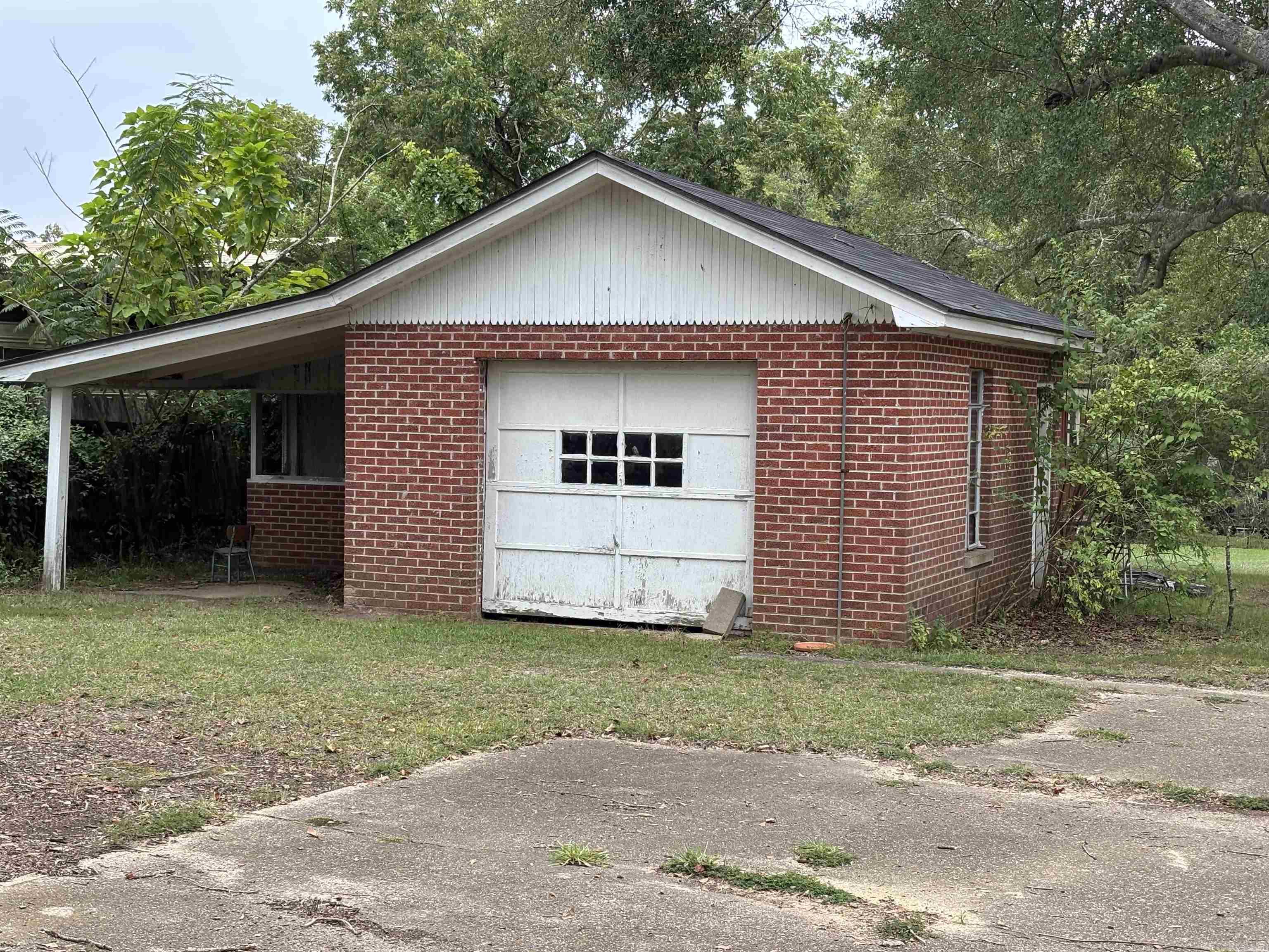 310 E 5th  Junction City, LA