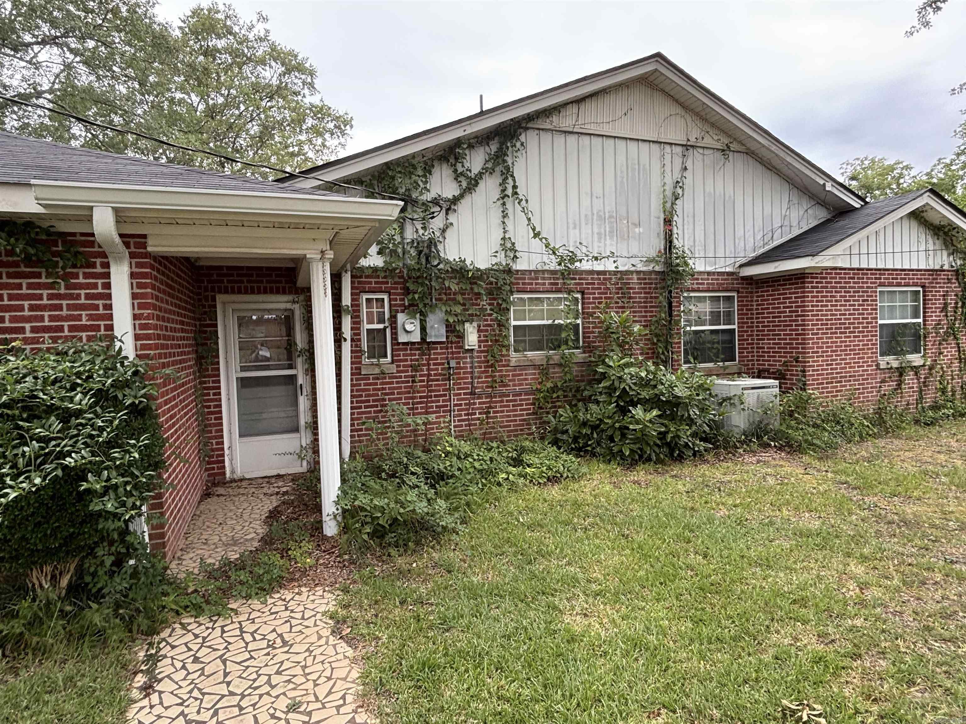 310 E 5th  Junction City, LA