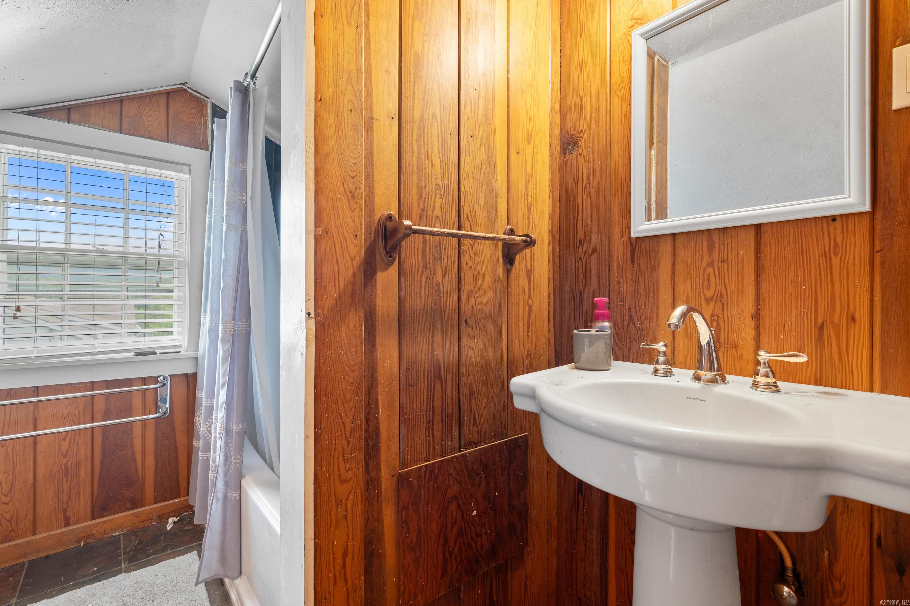 402 Crestwood St  Hot Springs, AR