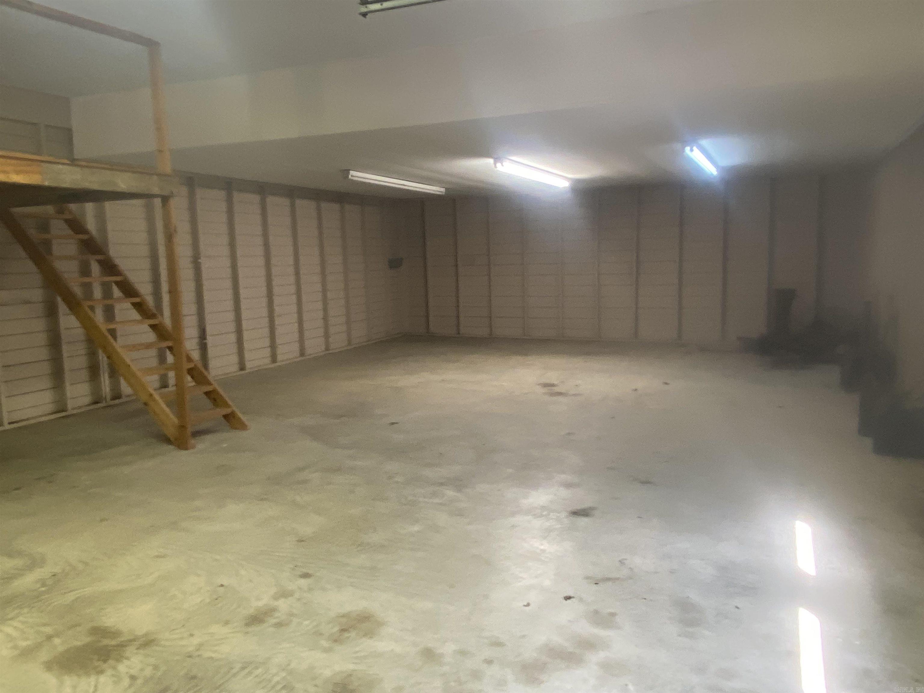 240 N George  Mount Ida, AR