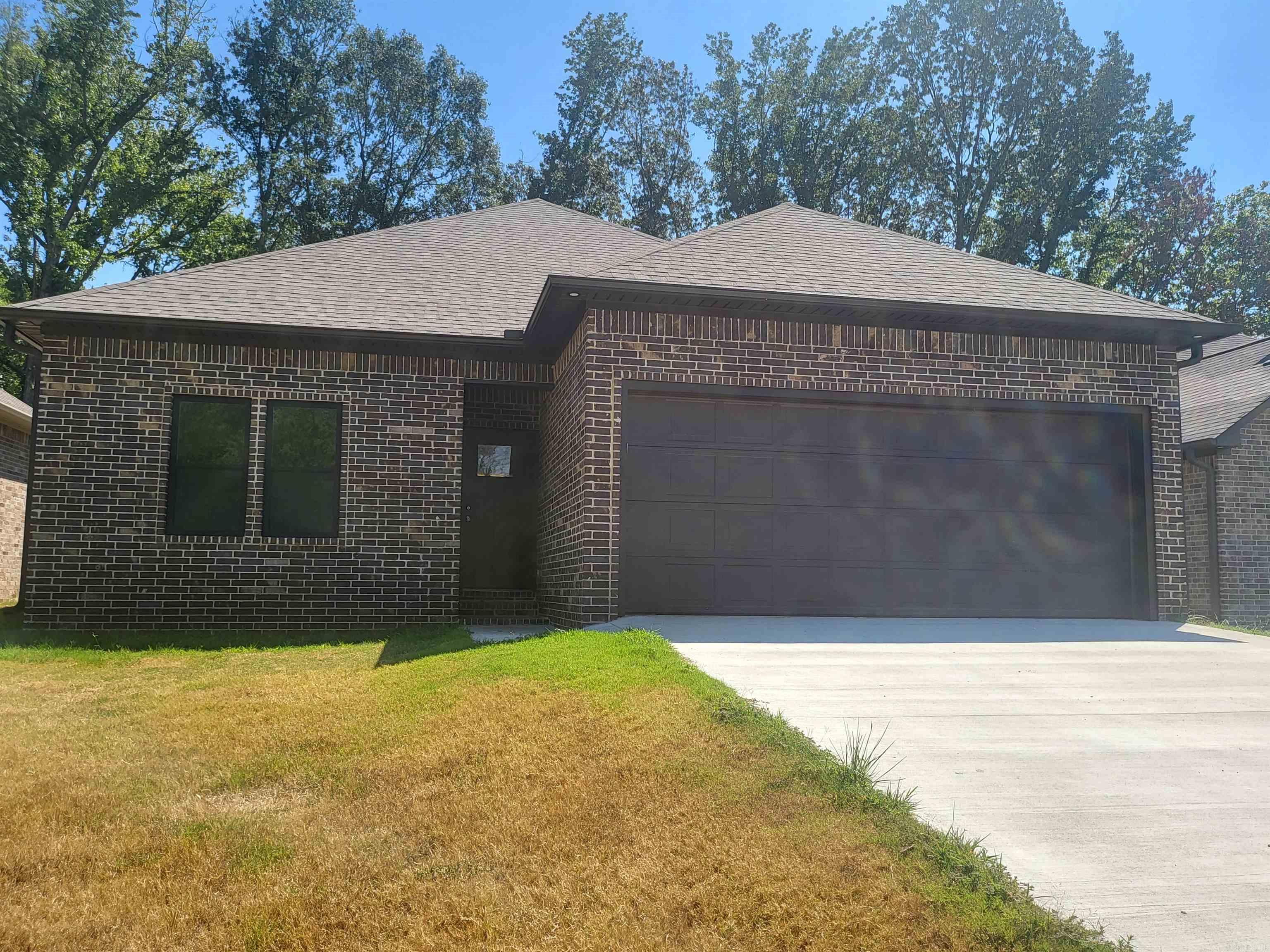 933 N Jeff Davis  Jacksonville, AR