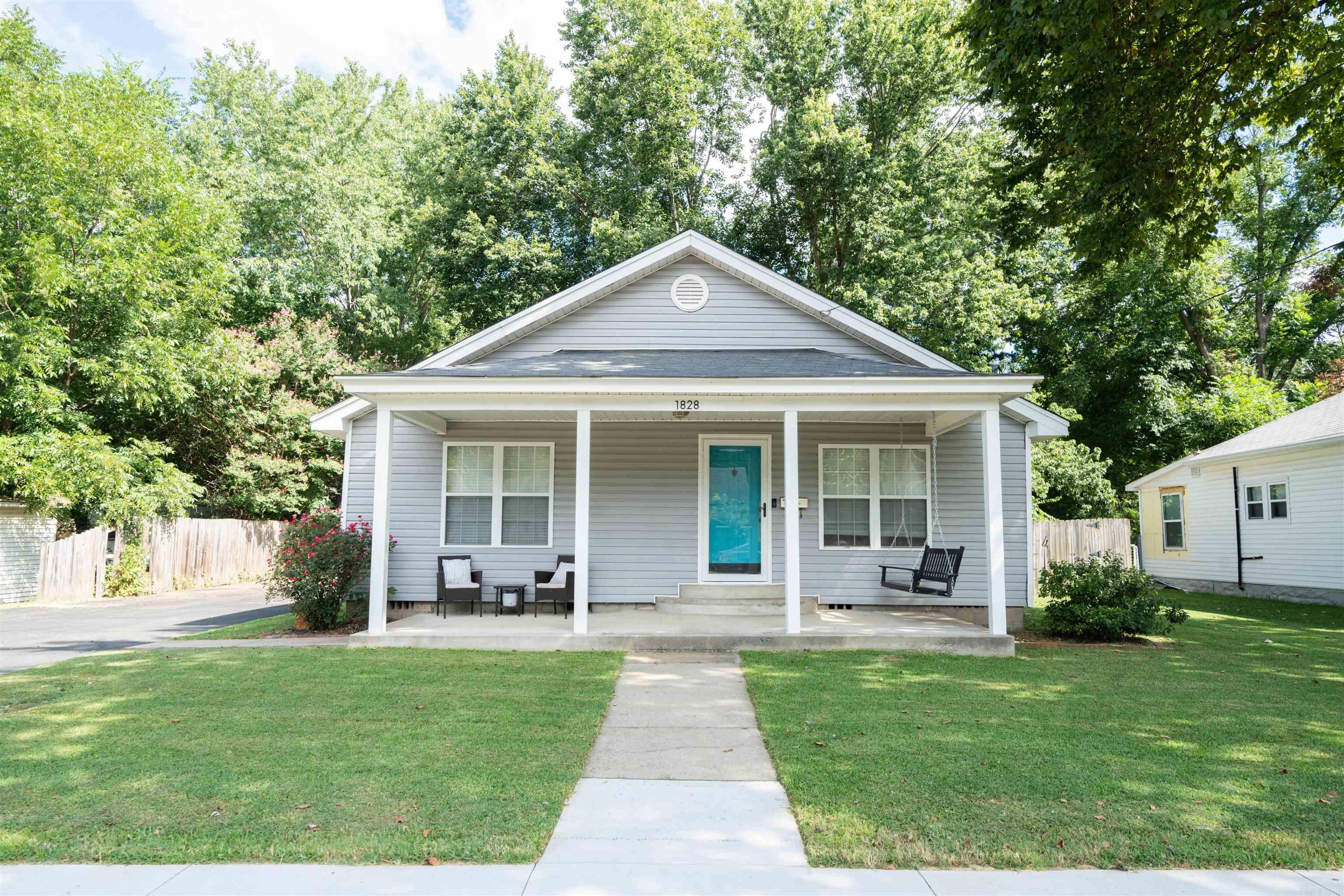 1828 Lee  Conway, AR