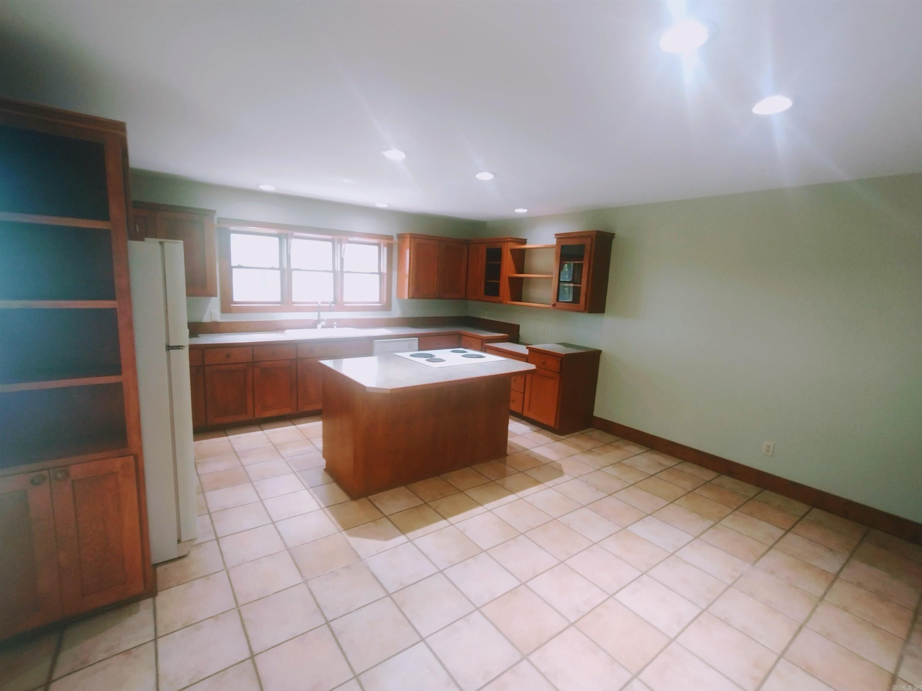 2777 Herpel Rd  Mountain View, AR