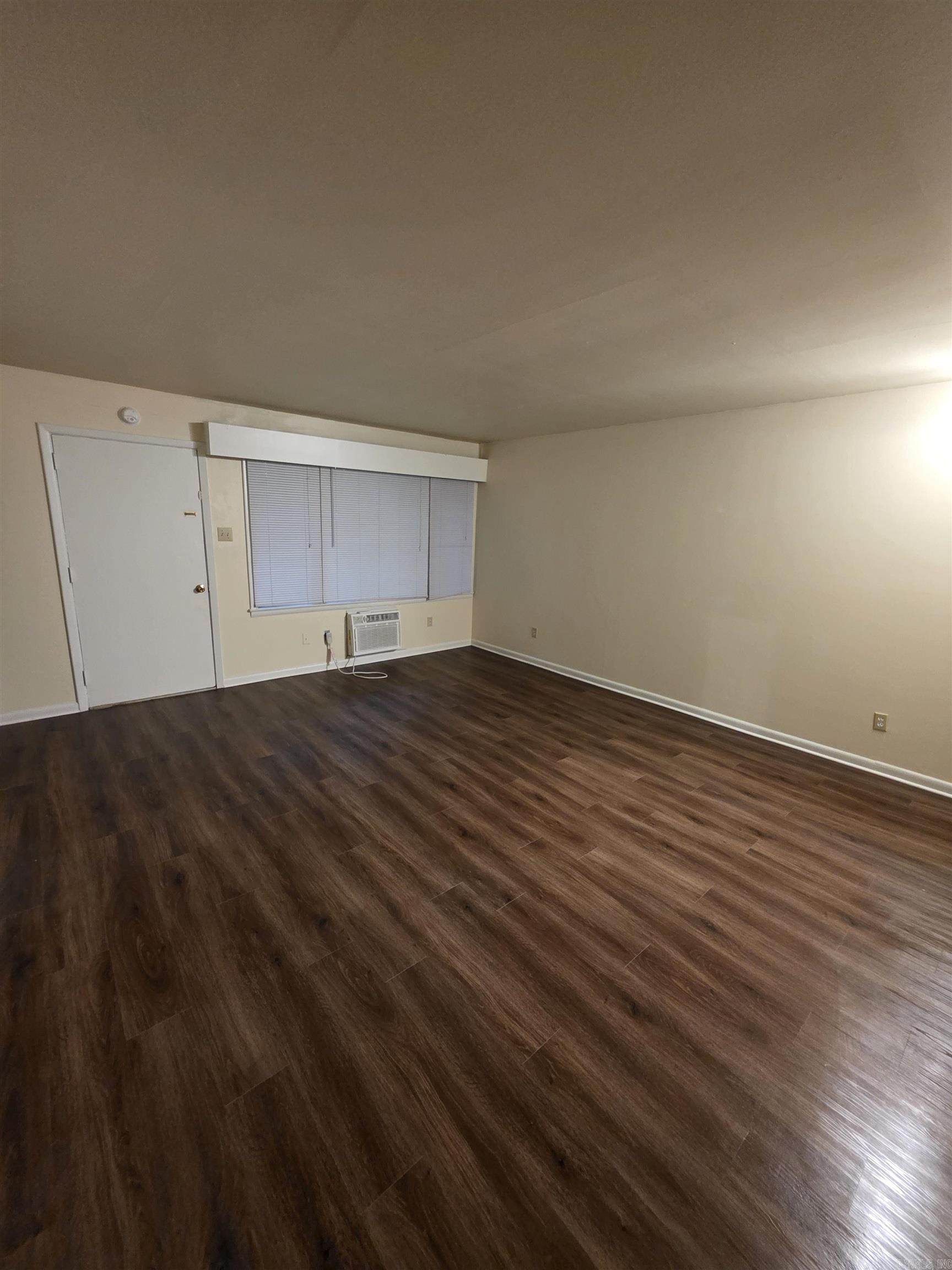 123 N Polk Street