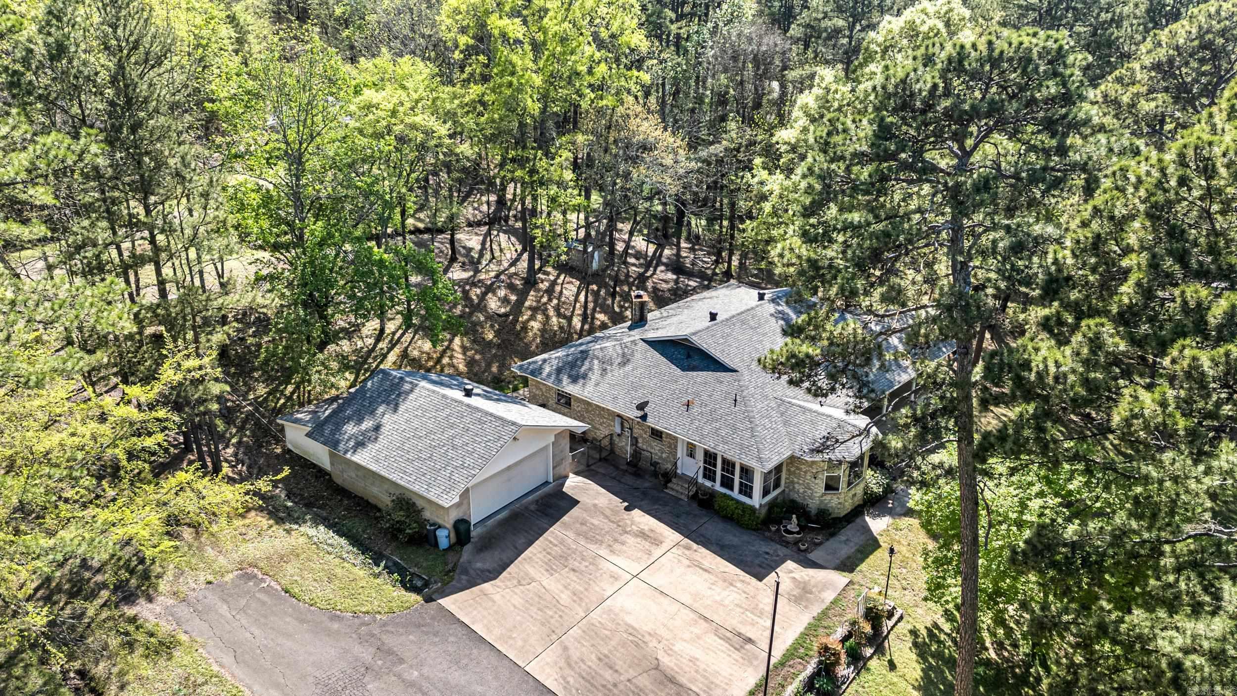 1533 Bakers Creek  Russellville, AR