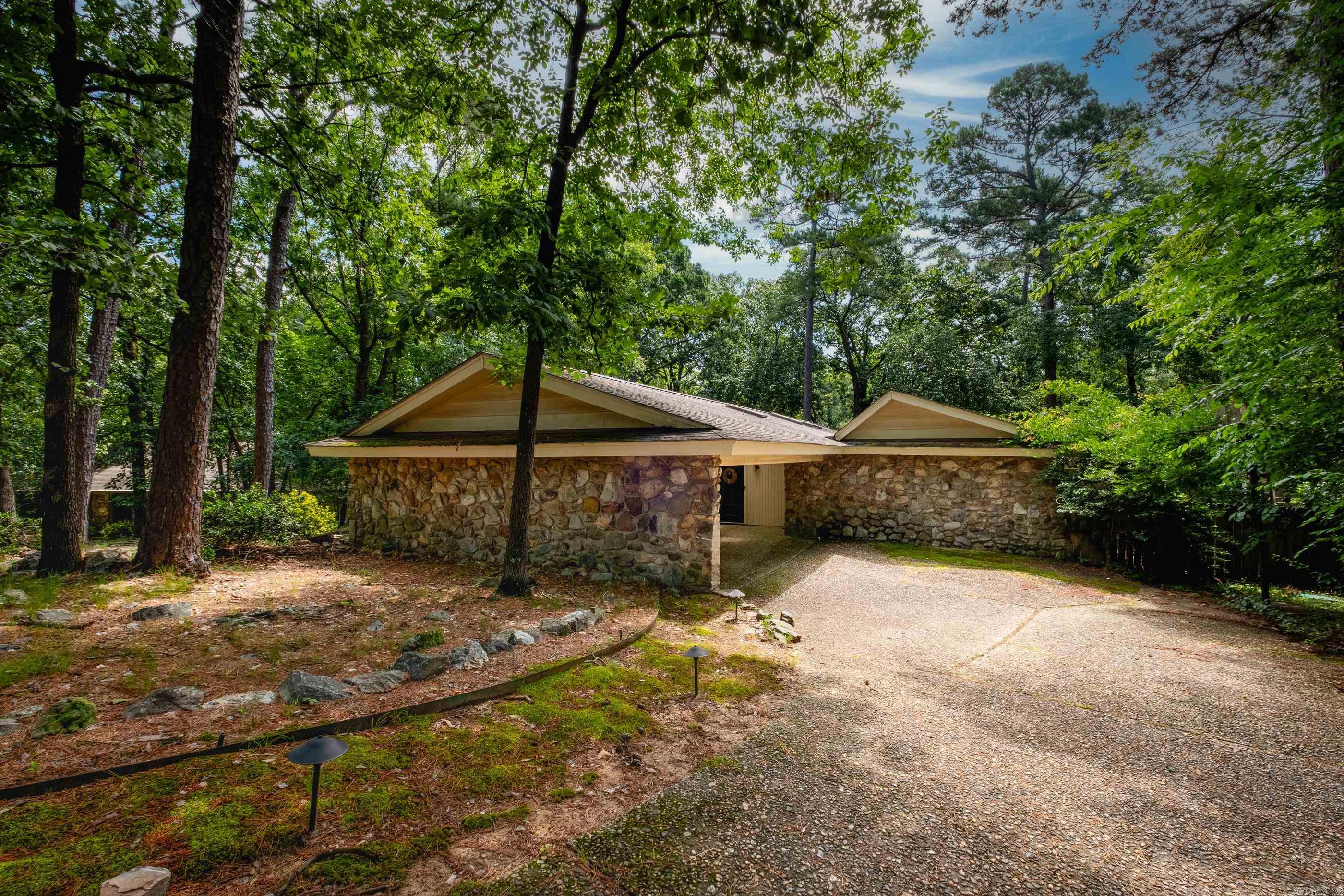1 Woodberry  Little Rock, AR