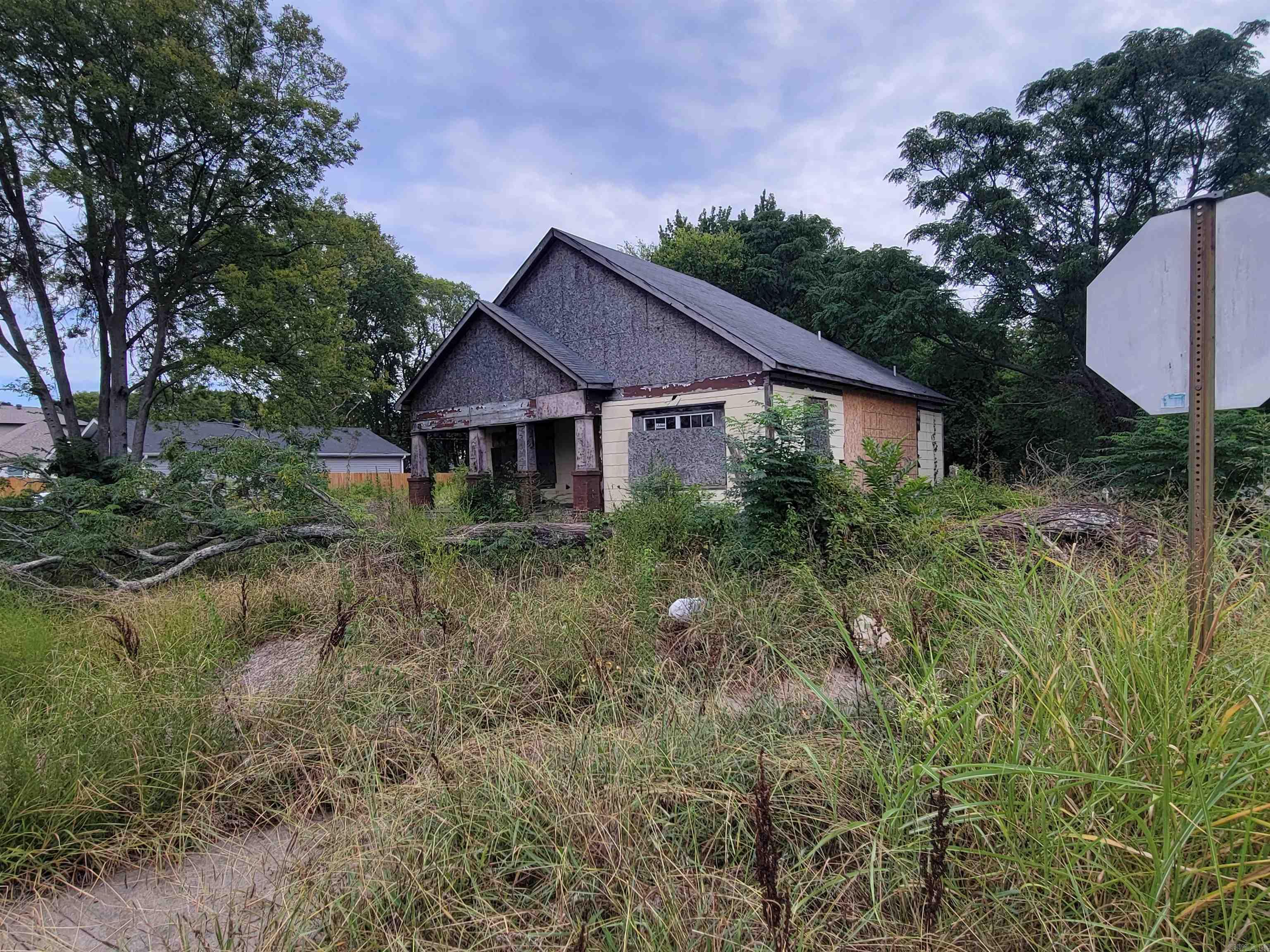 2723 Cumberland  Little Rock, AR