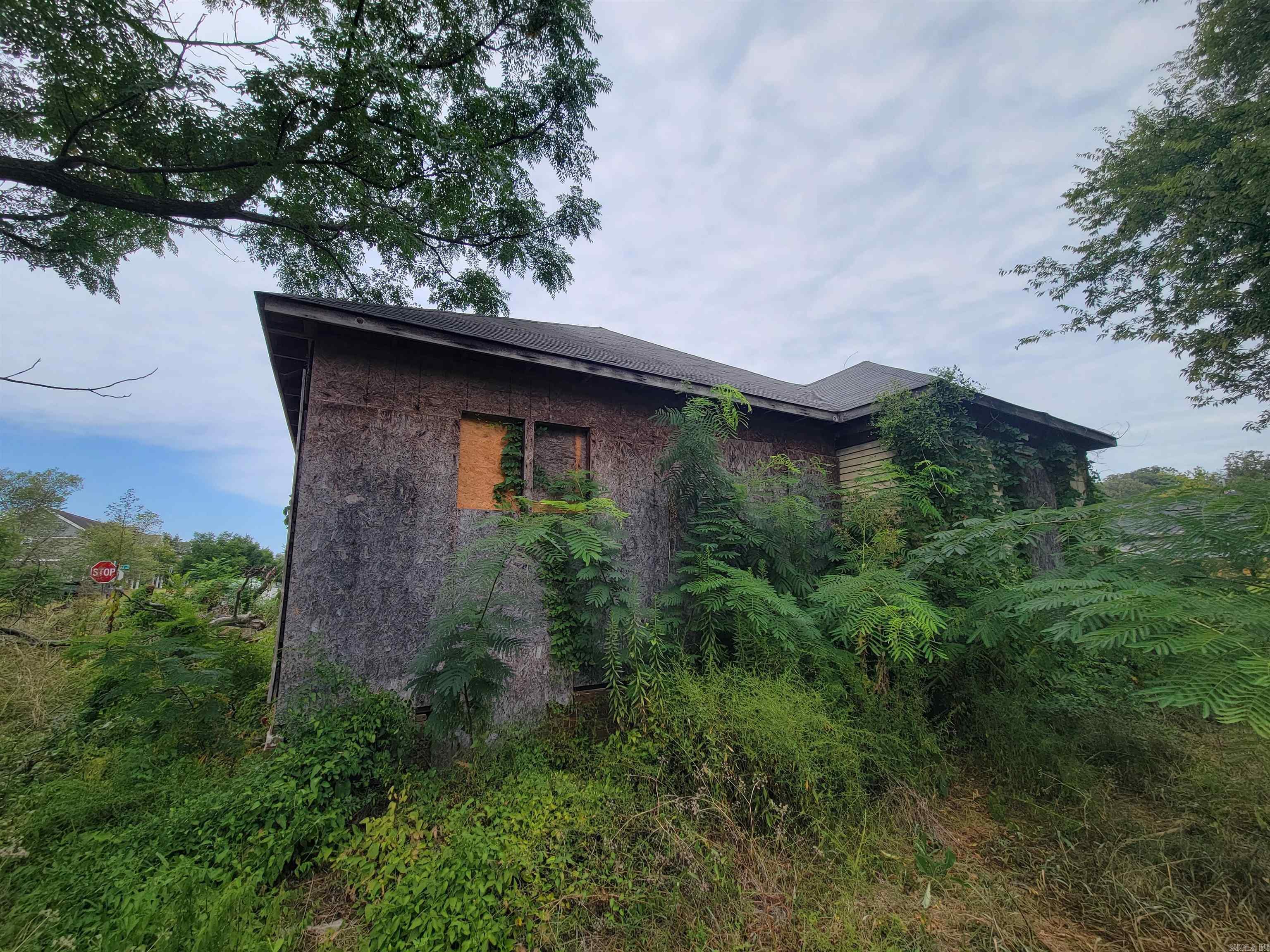 2723 Cumberland  Little Rock, AR