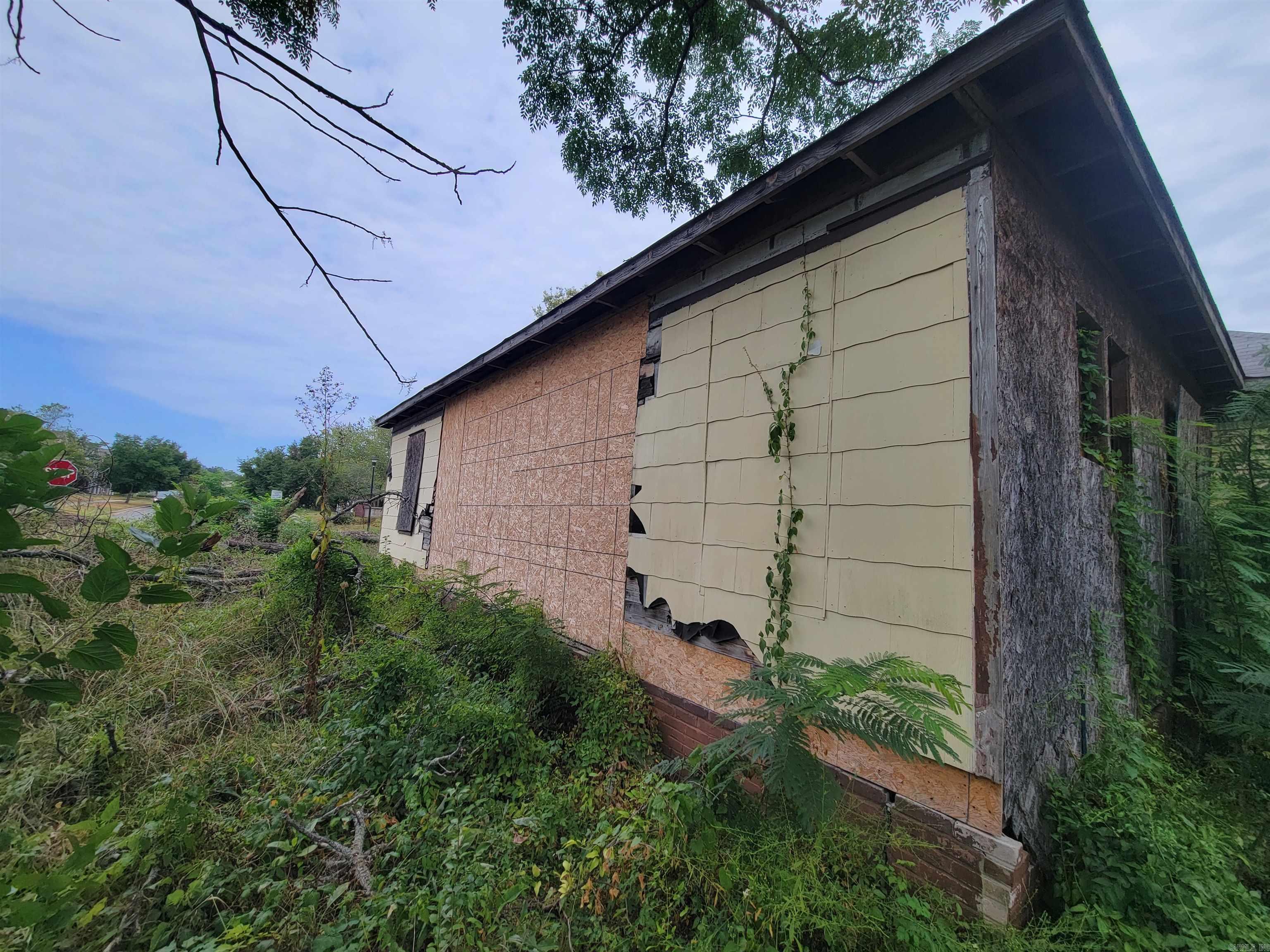 2723 Cumberland  Little Rock, AR