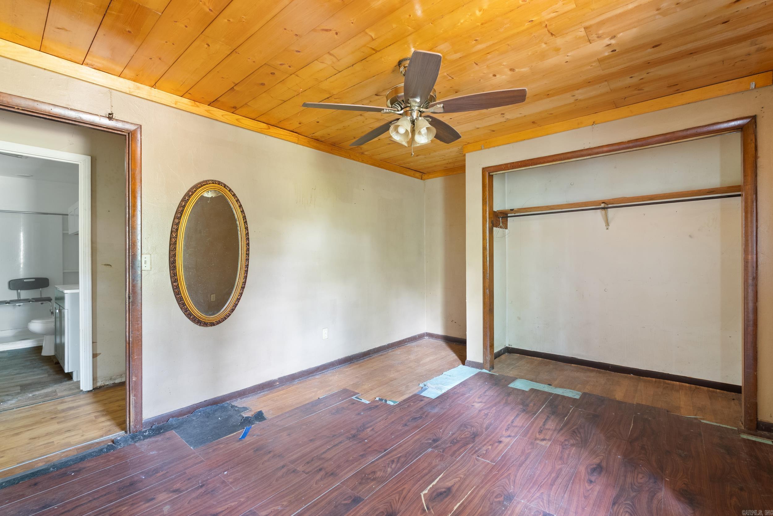 504 Boar Road  Clinton, AR