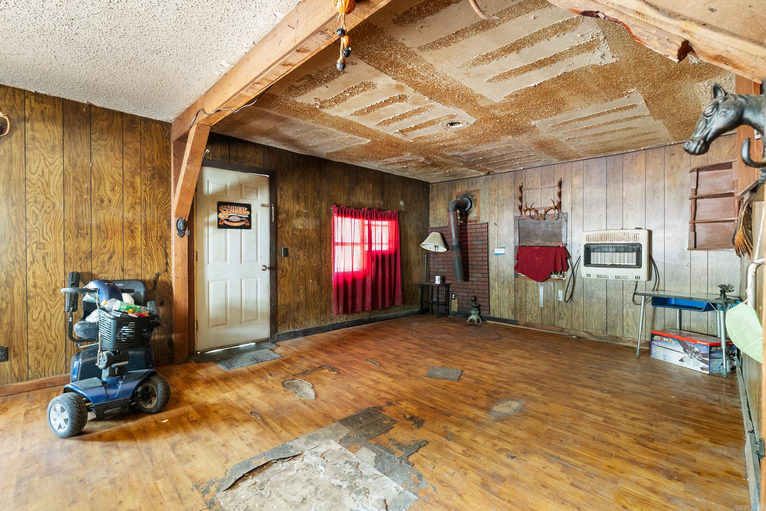 504 Boar Road  Clinton, AR