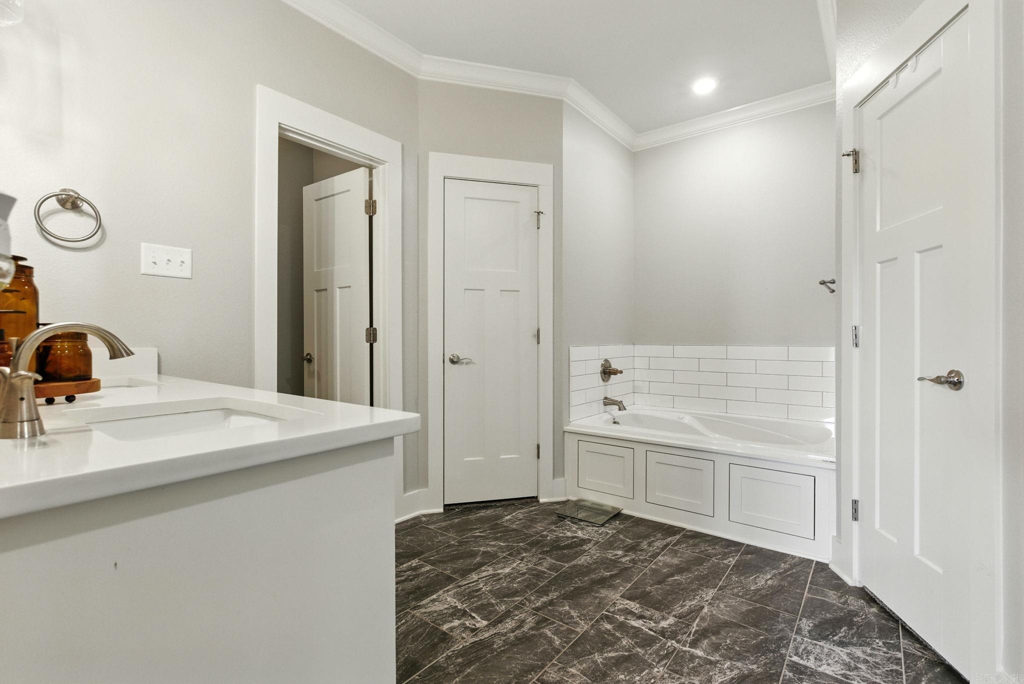 10 Carnahan  Maumelle, AR