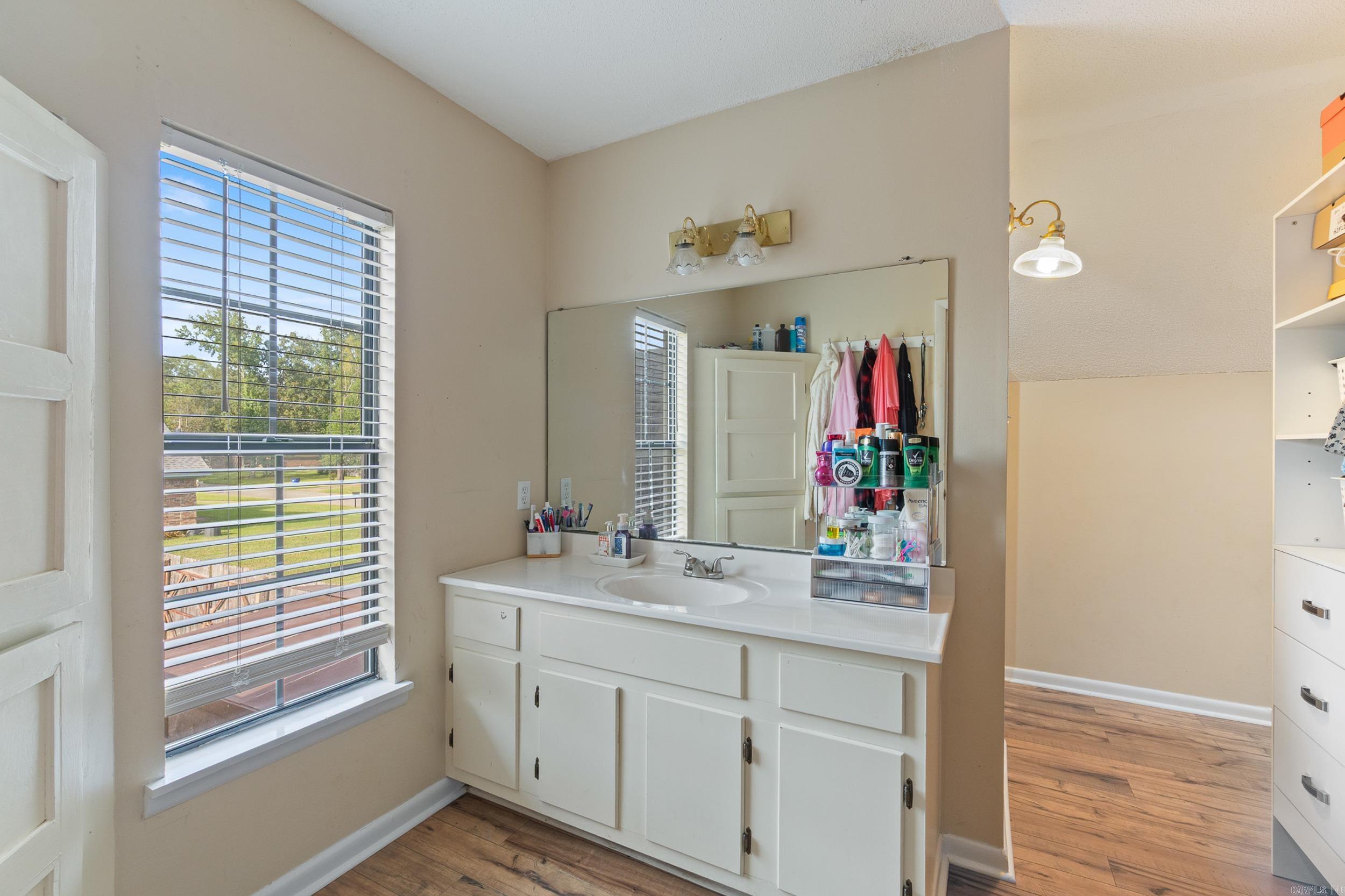 16 Burnett  Greenbrier, AR