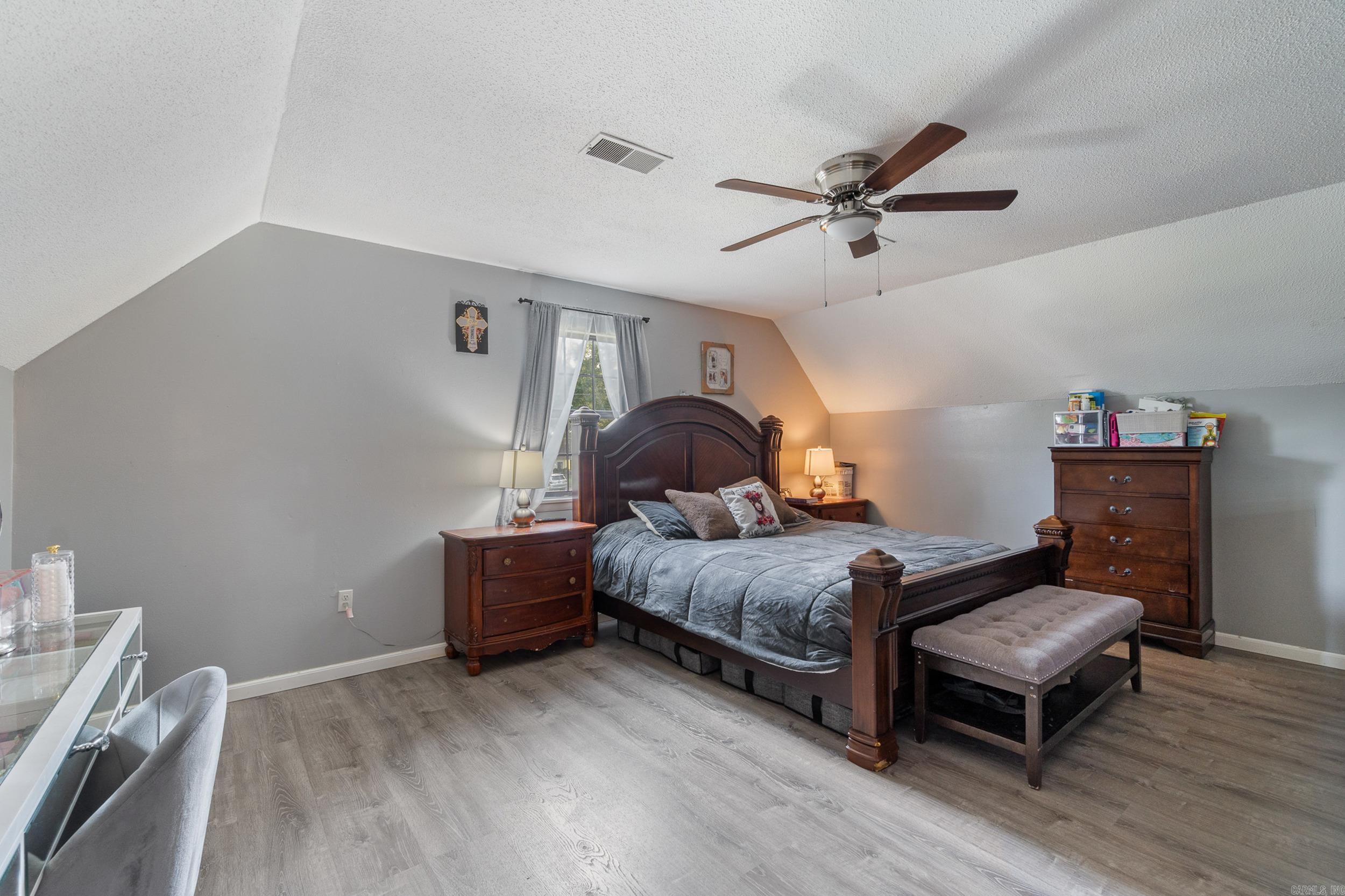 16 Burnett  Greenbrier, AR