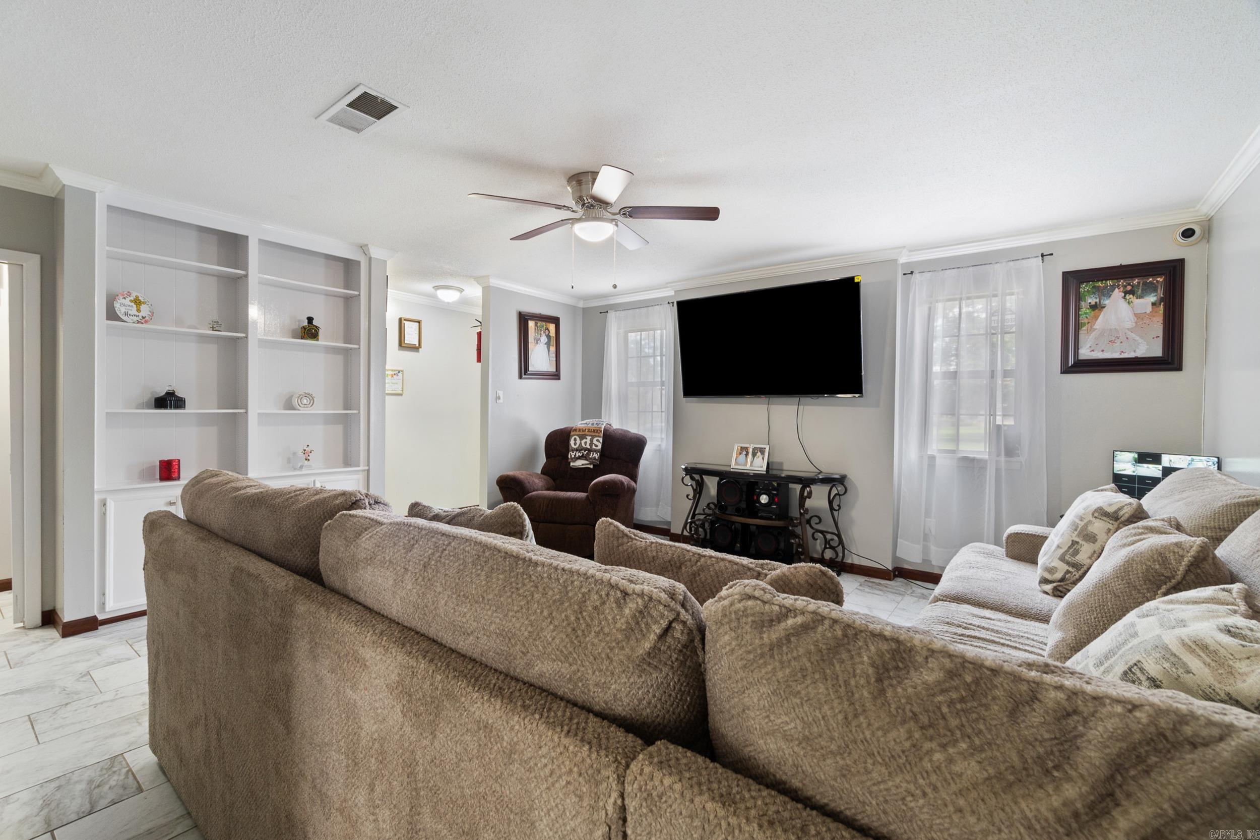 16 Burnett  Greenbrier, AR