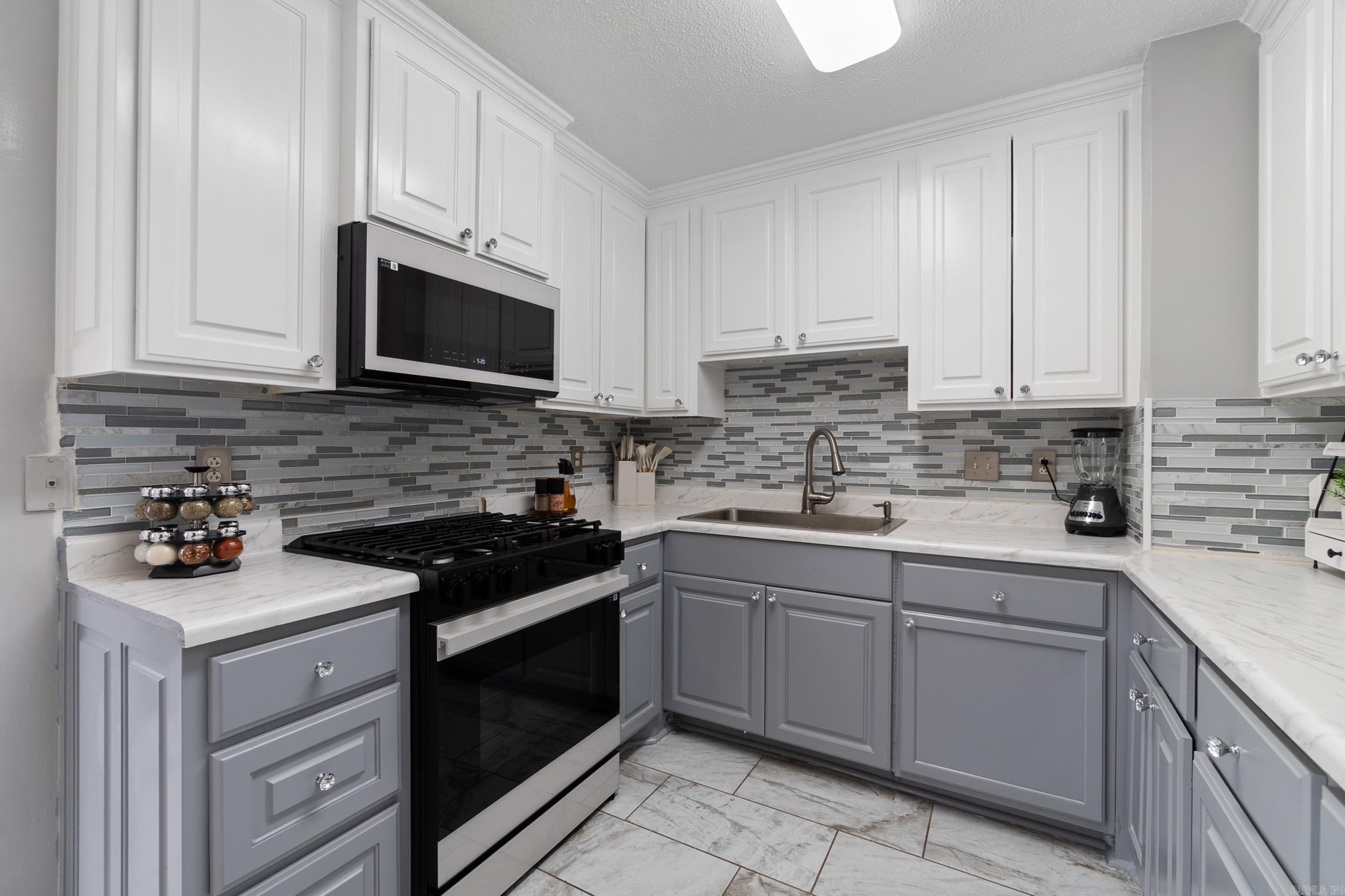 16 Burnett  Greenbrier, AR