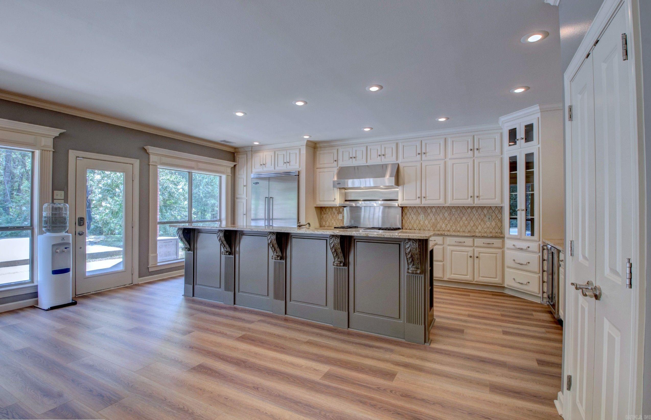 128 Marseille Dr  Maumelle, AR