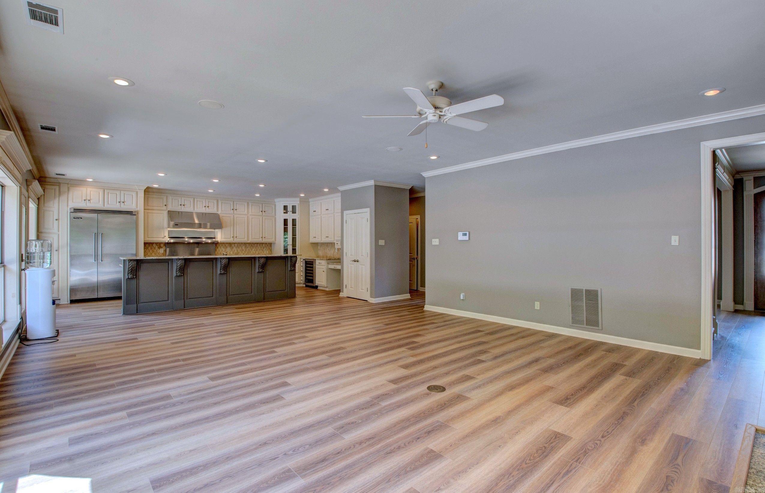 128 Marseille Dr  Maumelle, AR