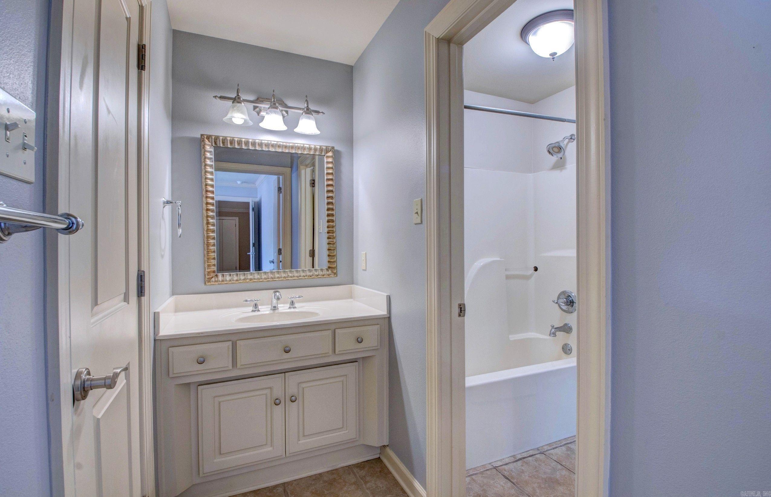 128 Marseille Dr  Maumelle, AR