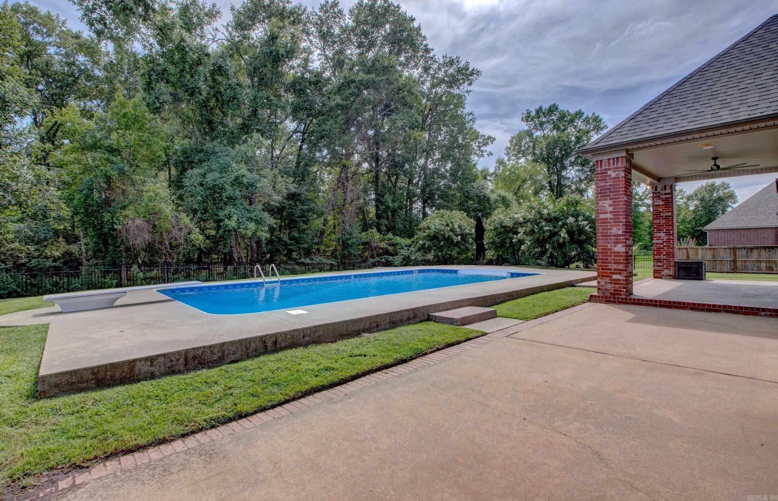 128 Marseille Dr  Maumelle, AR