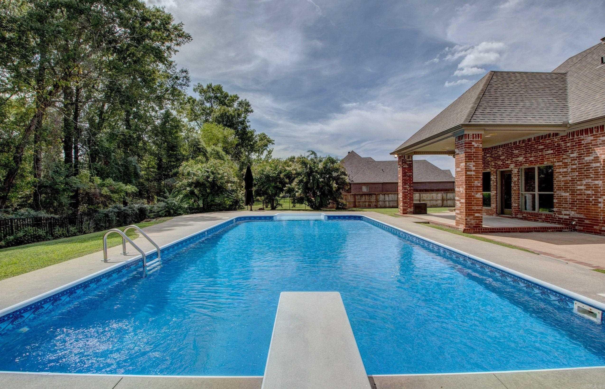 128 Marseille Dr  Maumelle, AR