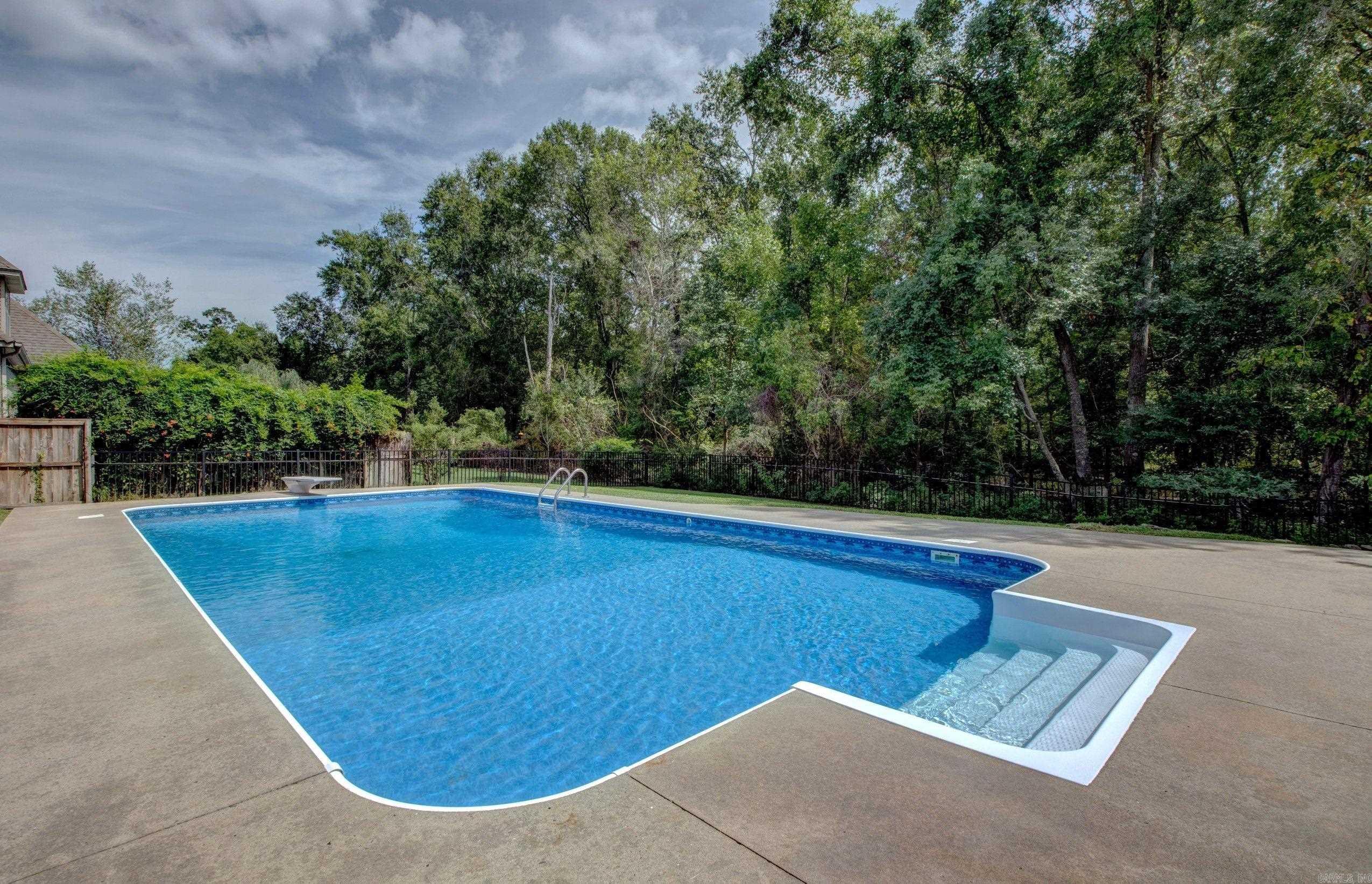 128 Marseille Dr  Maumelle, AR