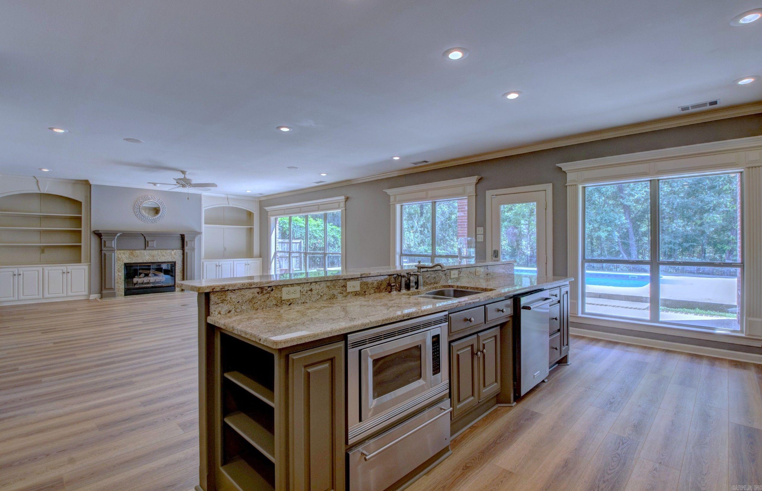 128 Marseille Dr  Maumelle, AR