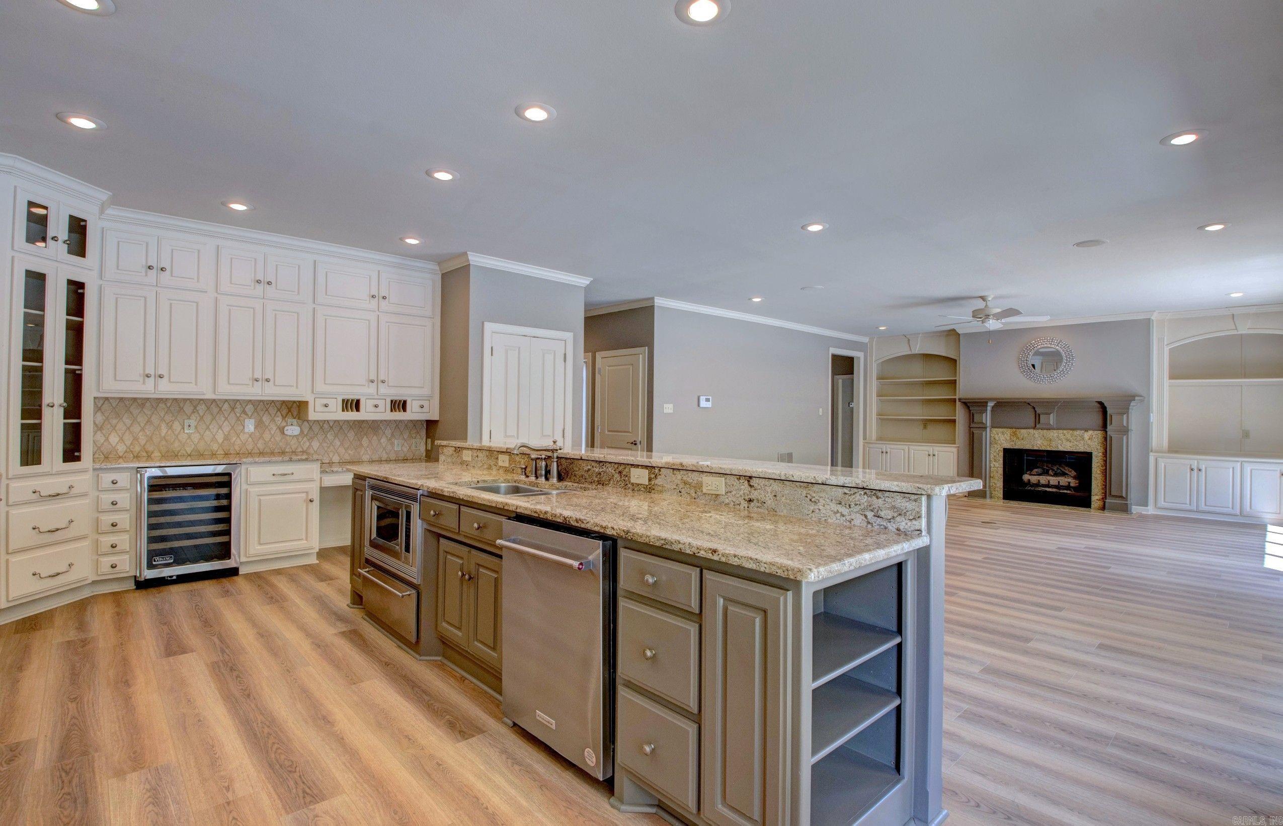 128 Marseille Dr  Maumelle, AR
