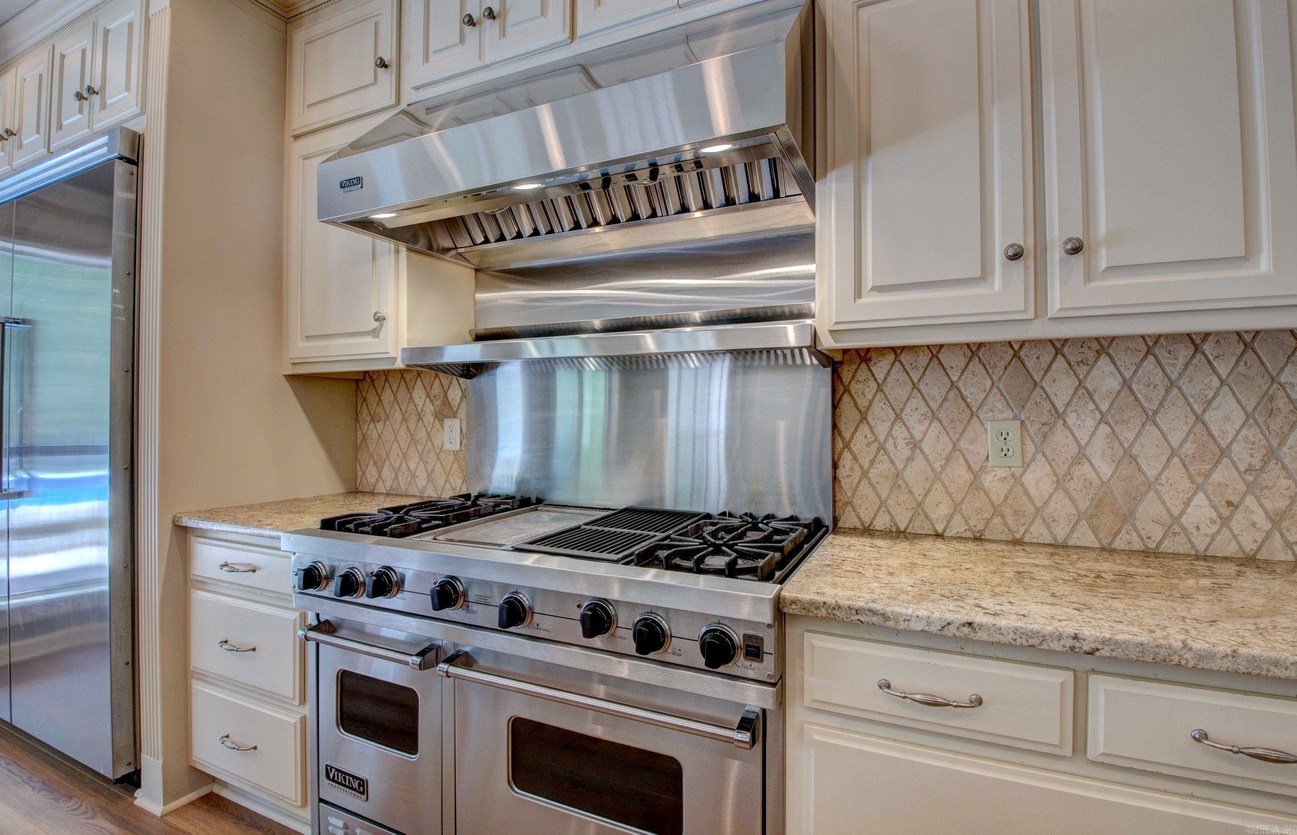 128 Marseille Dr  Maumelle, AR