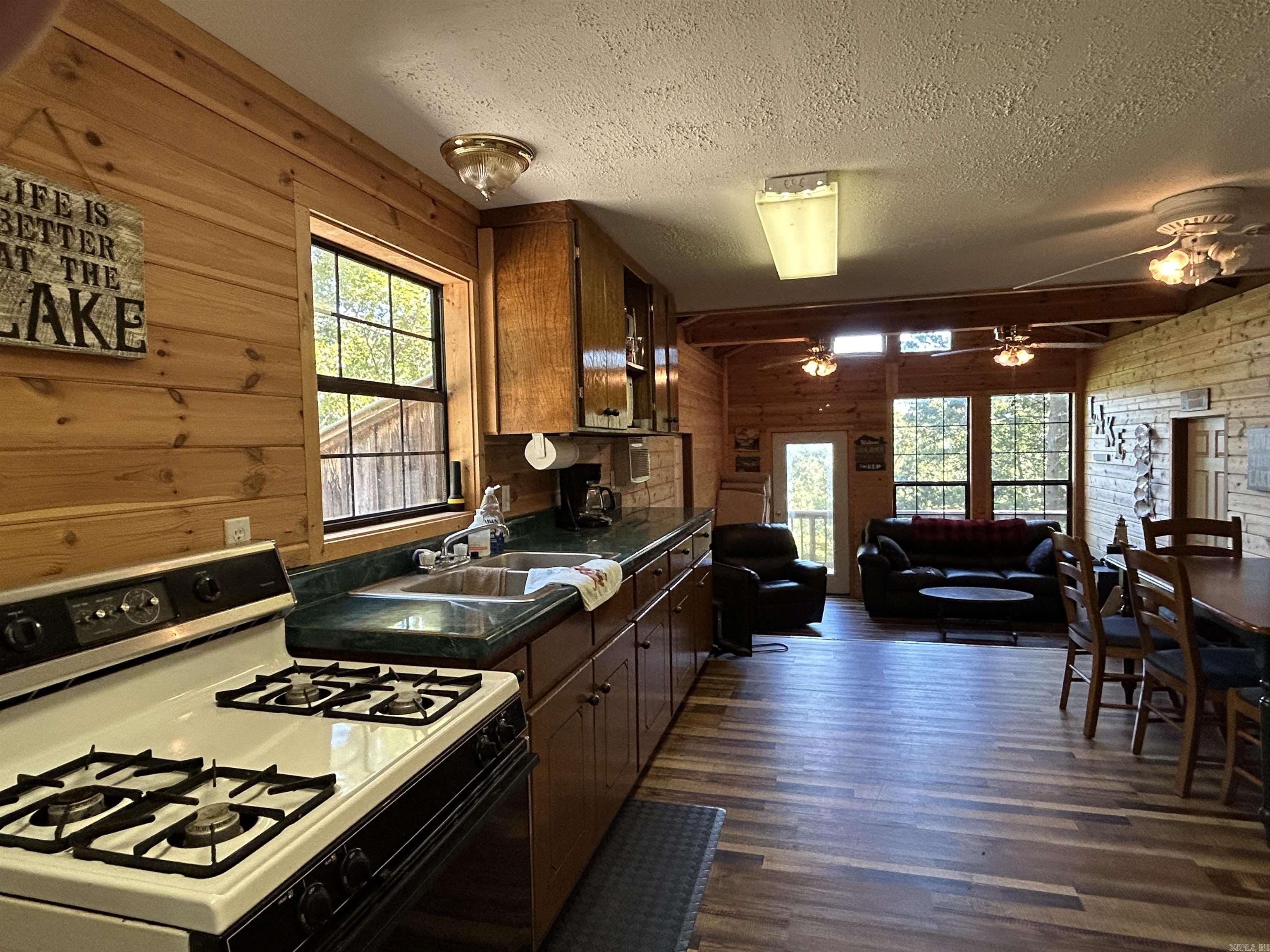 11 Island View  Greers Ferry, AR