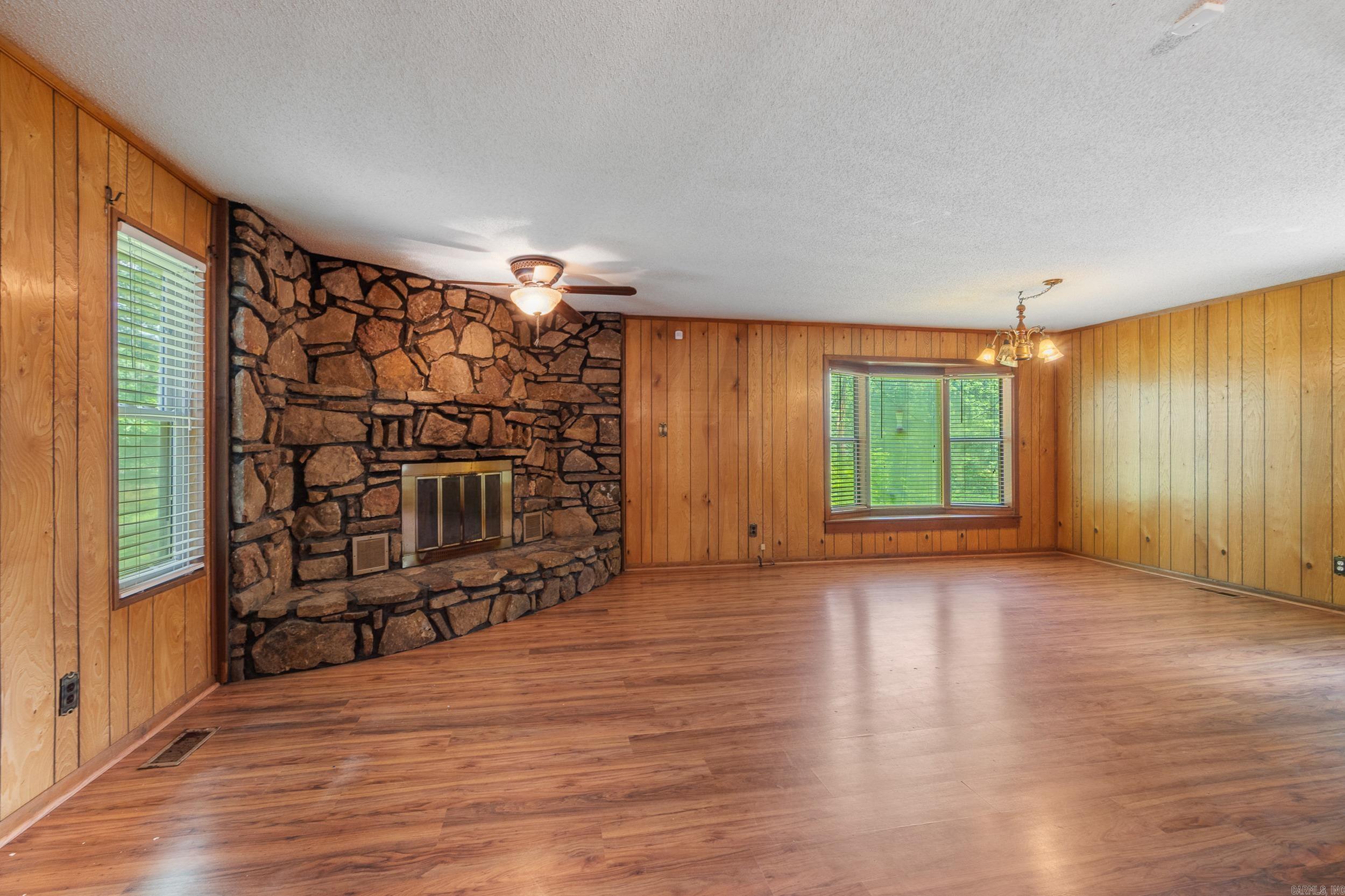 15919 Bluff  Mabelvale, AR