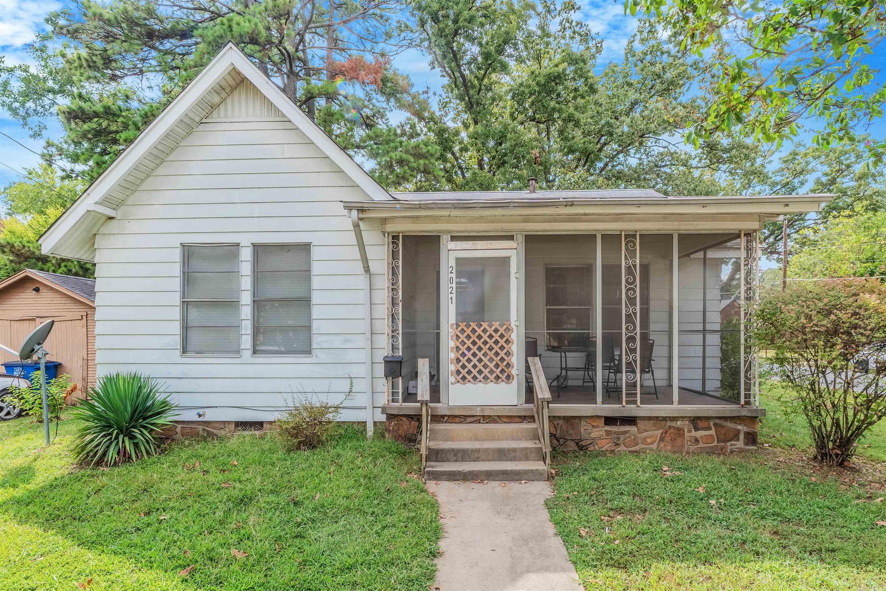 2021 N Poplar St  North Little Rock, AR