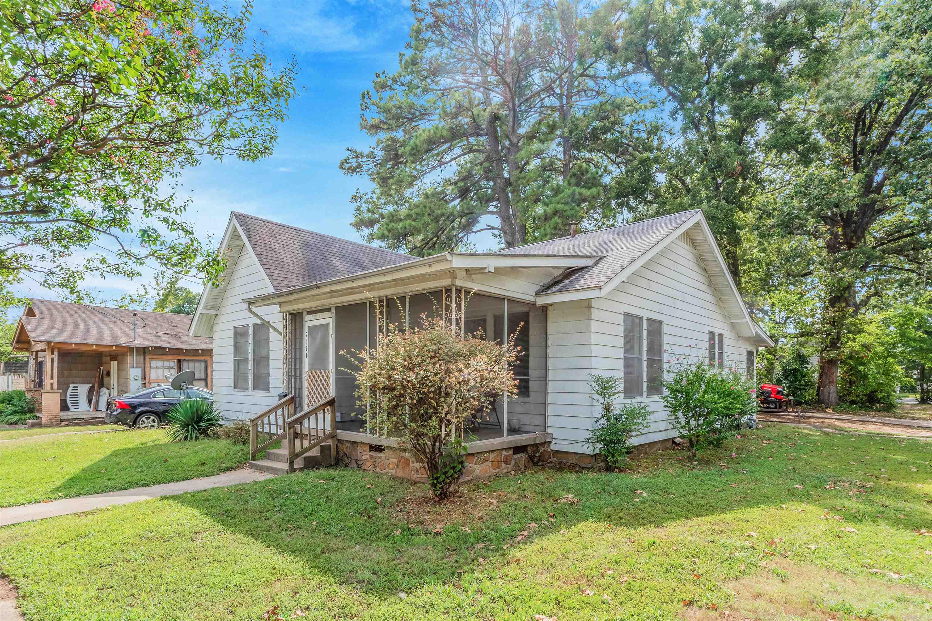 2021 N Poplar St  North Little Rock, AR
