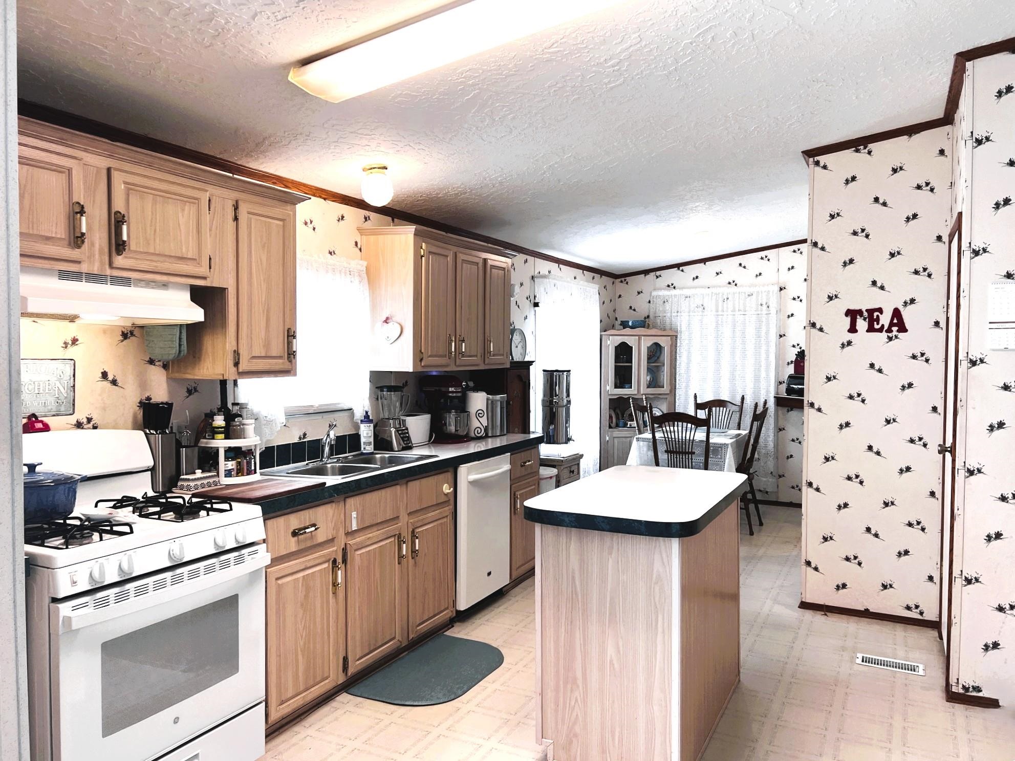 16492 HWY 263  Fox, AR