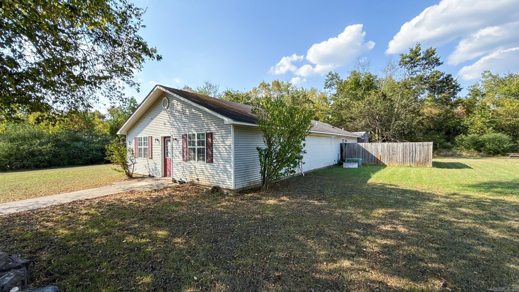 2116 W Main St  Clarksville, AR