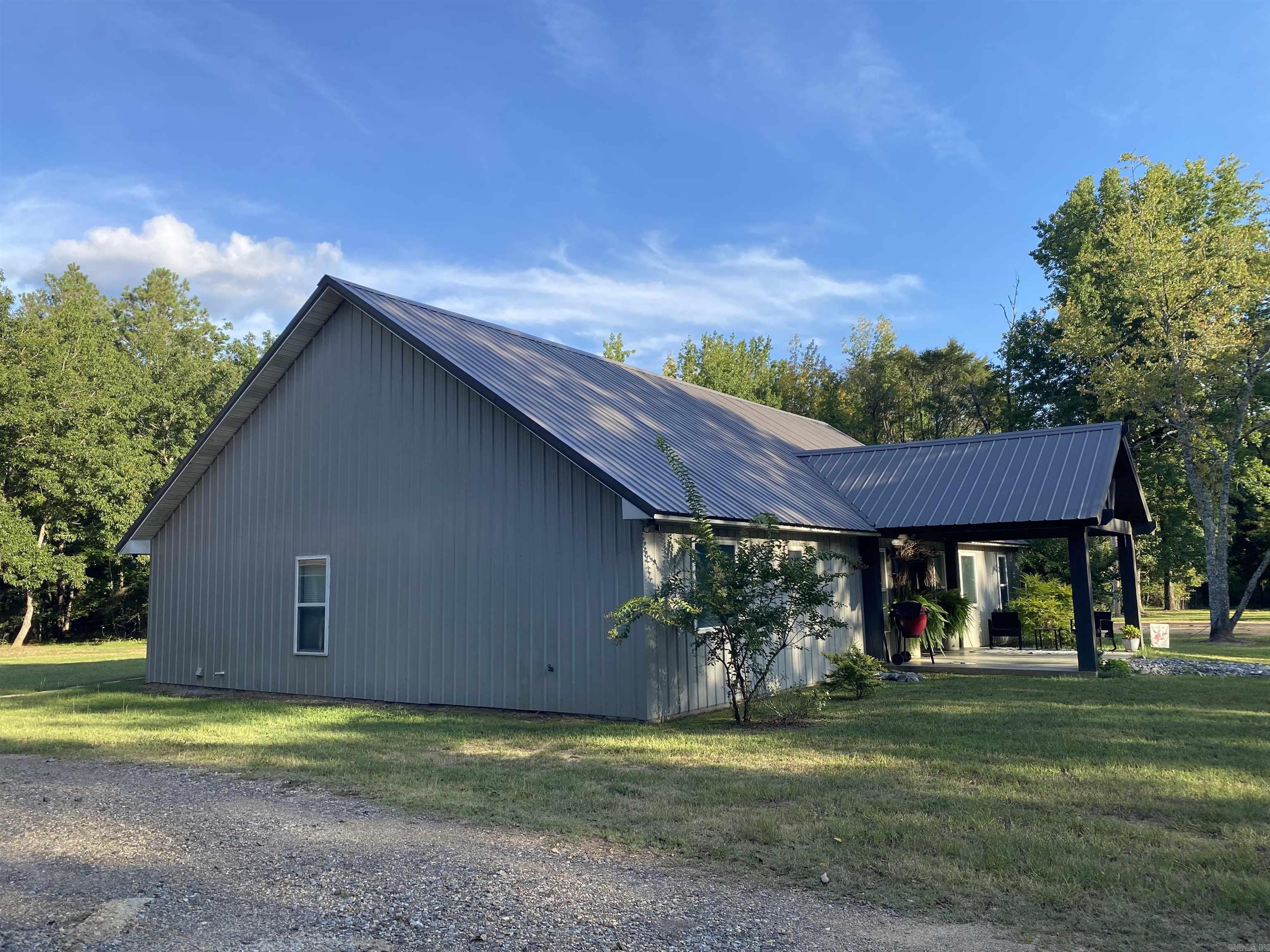 1153 Ashley County Rd 73  Hamburg, AR