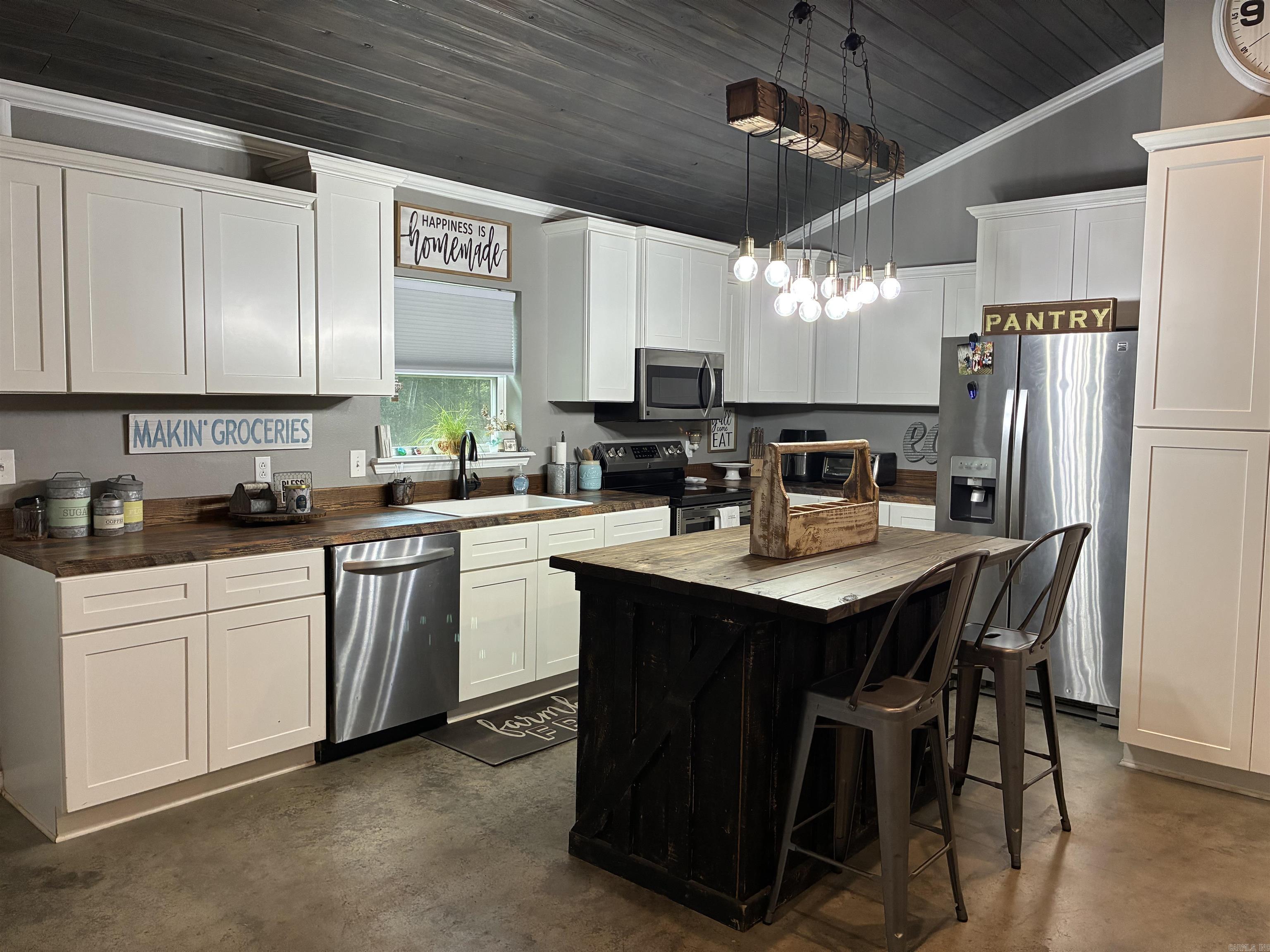 1153 Ashley County Rd 73  Hamburg, AR