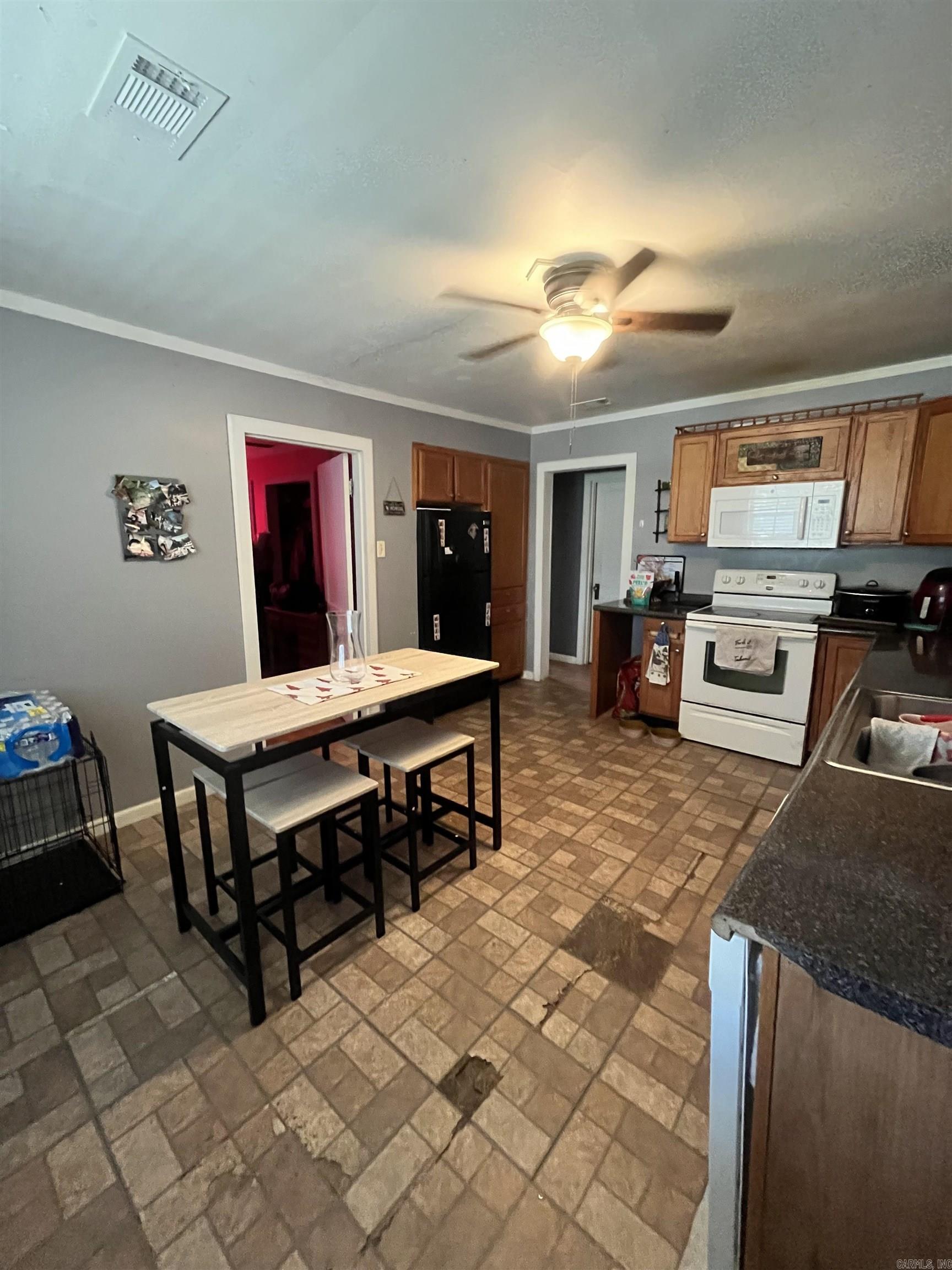 5740 Blackland  Pleasant Plains, AR