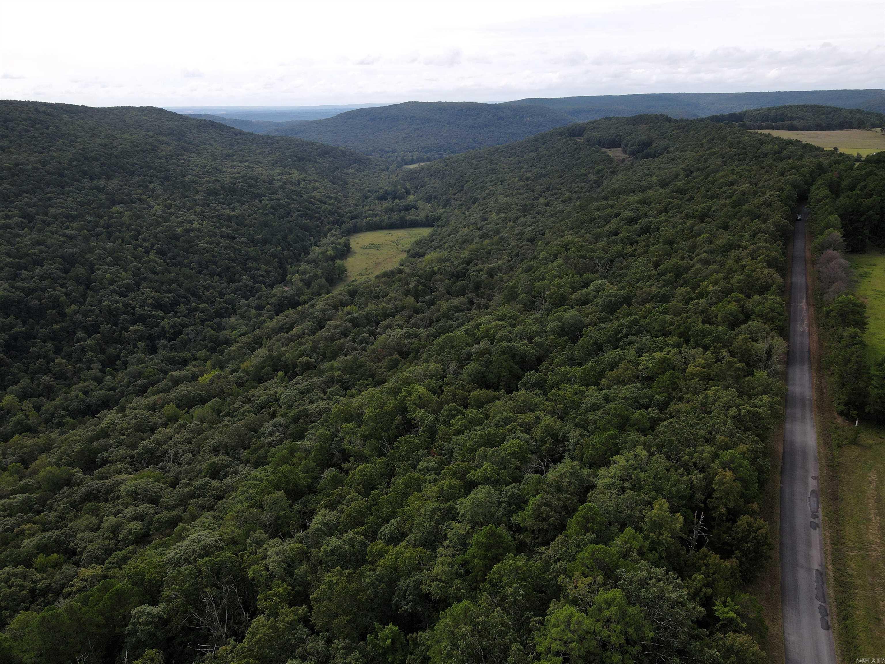 5463 Lo Gap  Clinton, AR