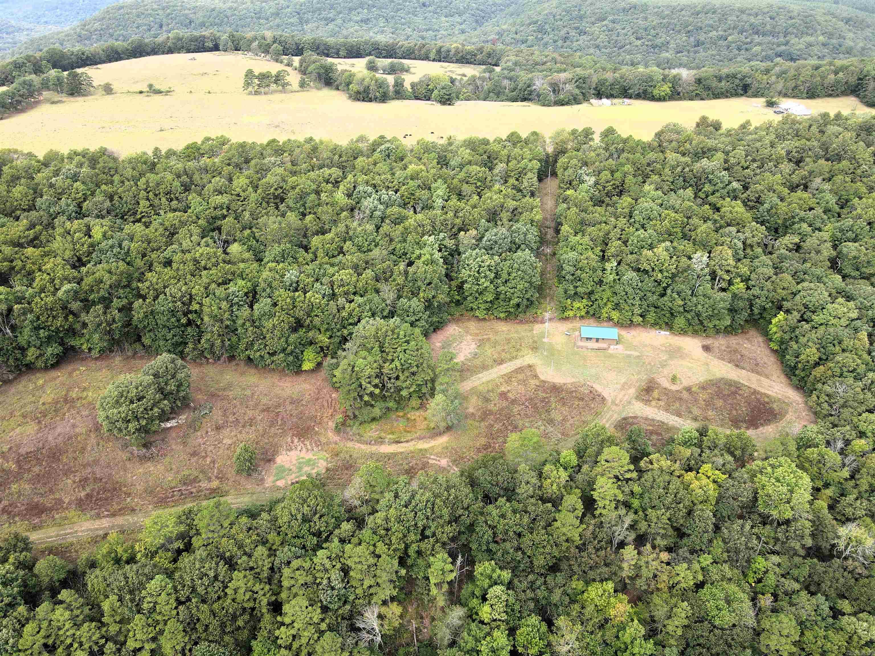 5463 Lo Gap  Clinton, AR