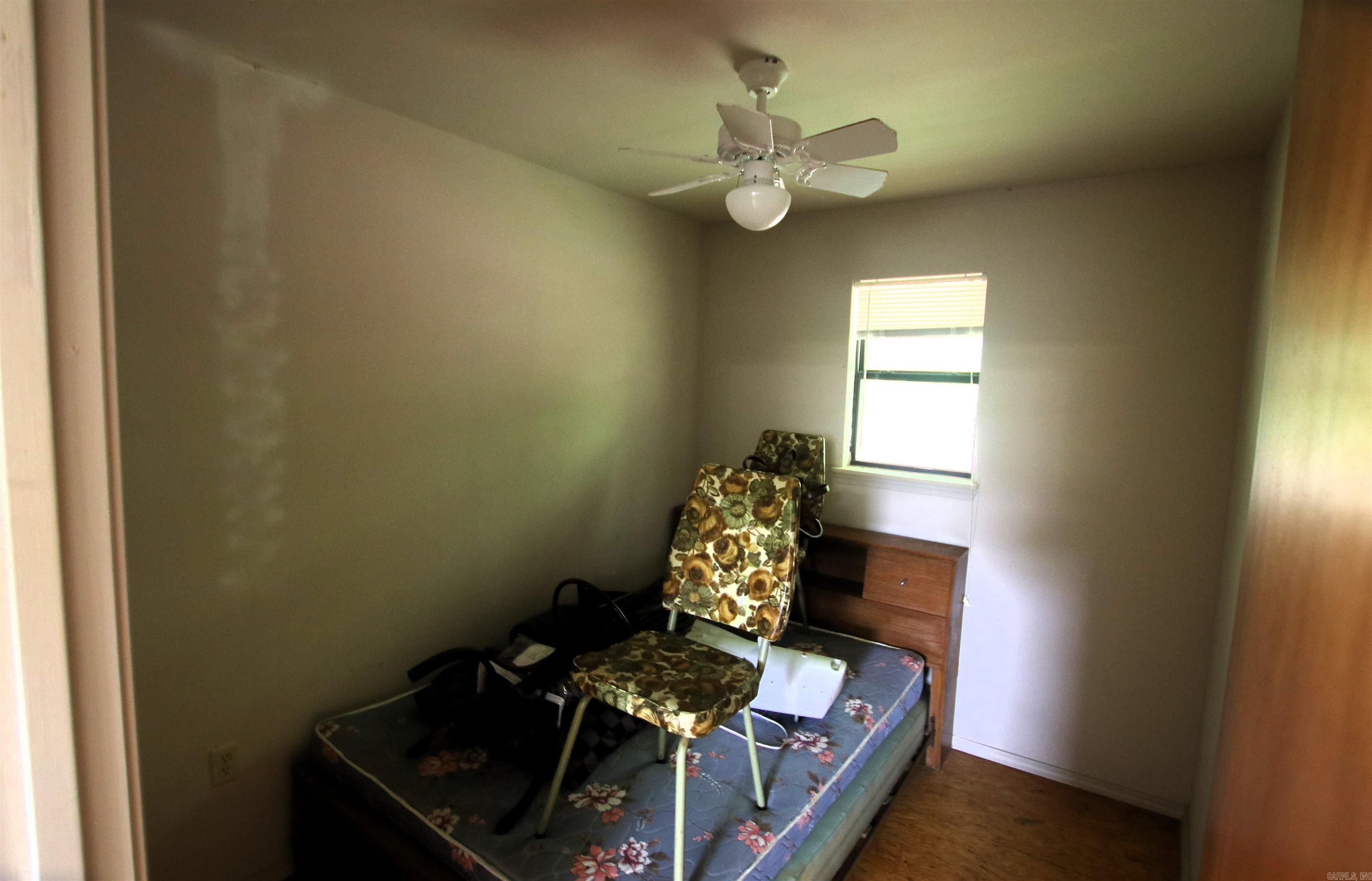 5463 Lo Gap  Clinton, AR