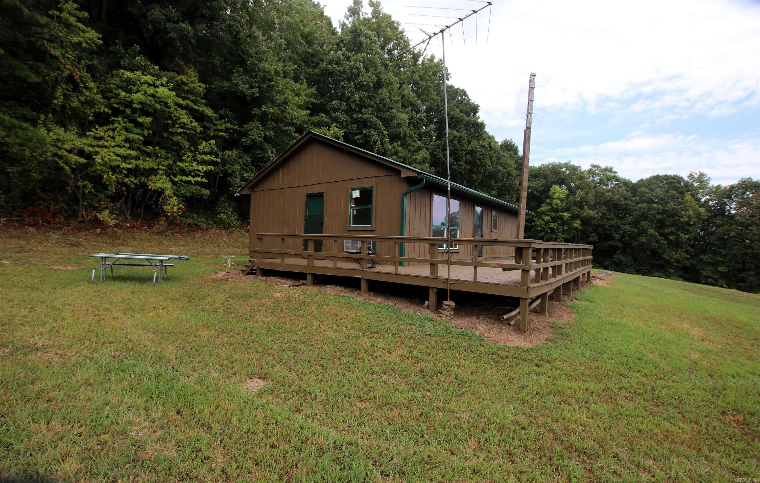 5463 Lo Gap  Clinton, AR
