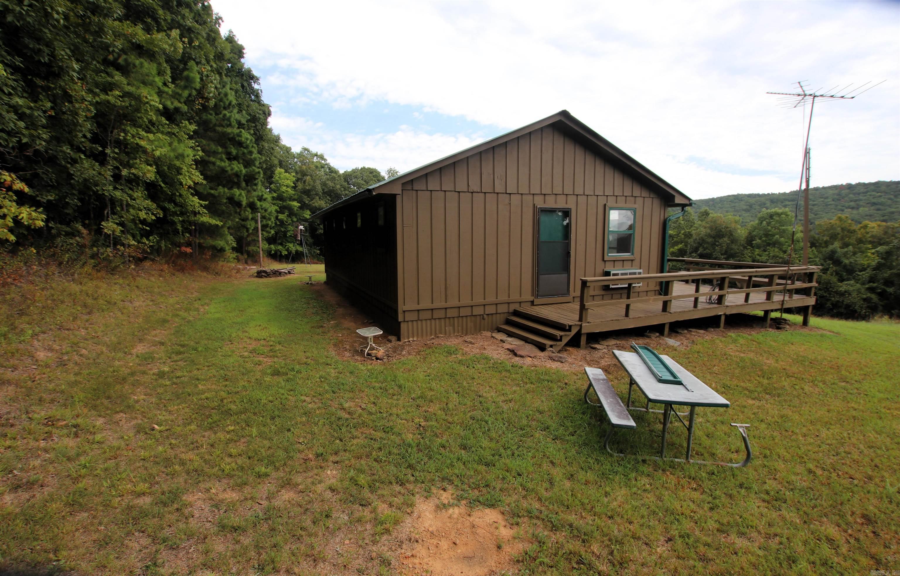 5463 Lo Gap  Clinton, AR