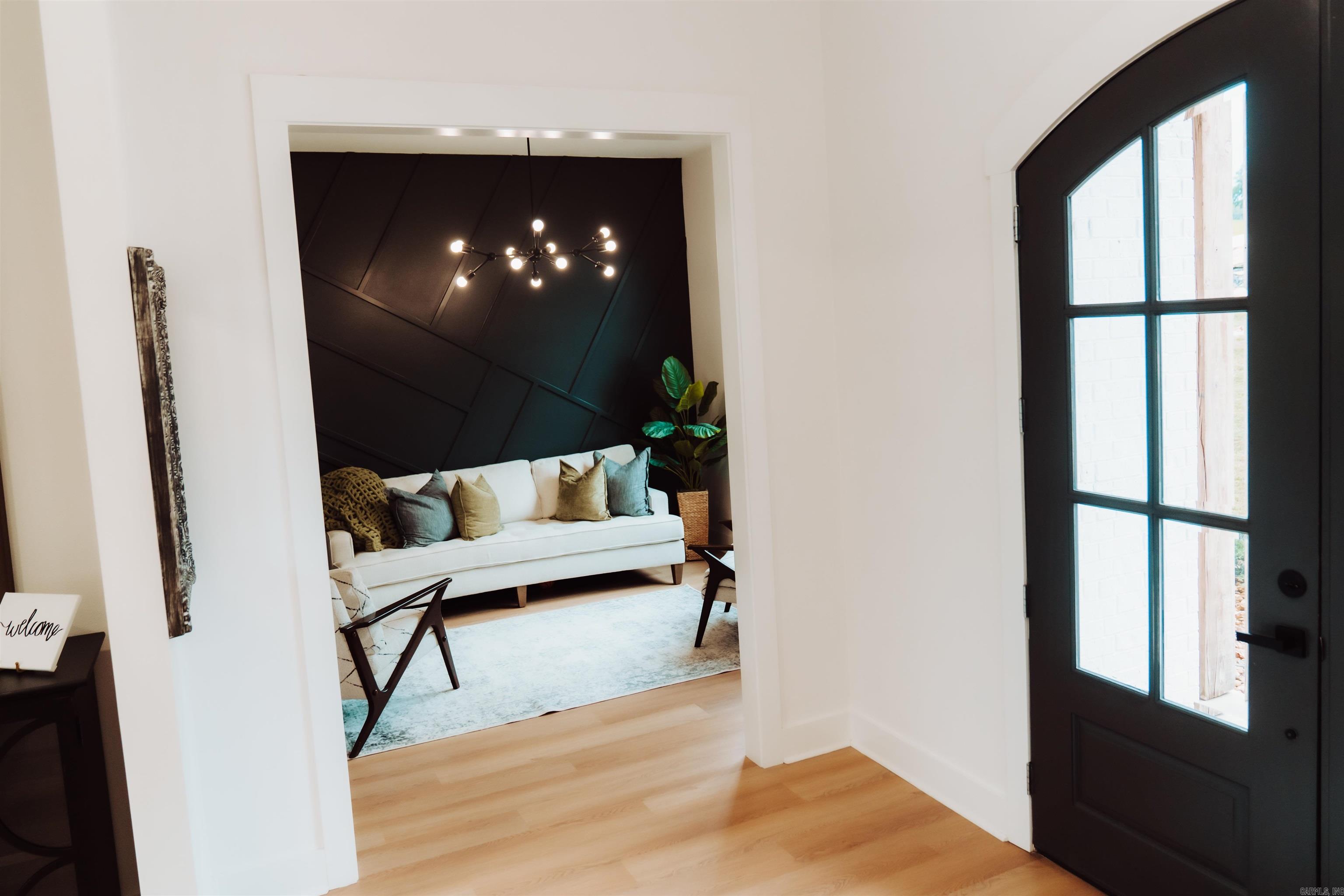 7702 S Shoreline  Benton, AR